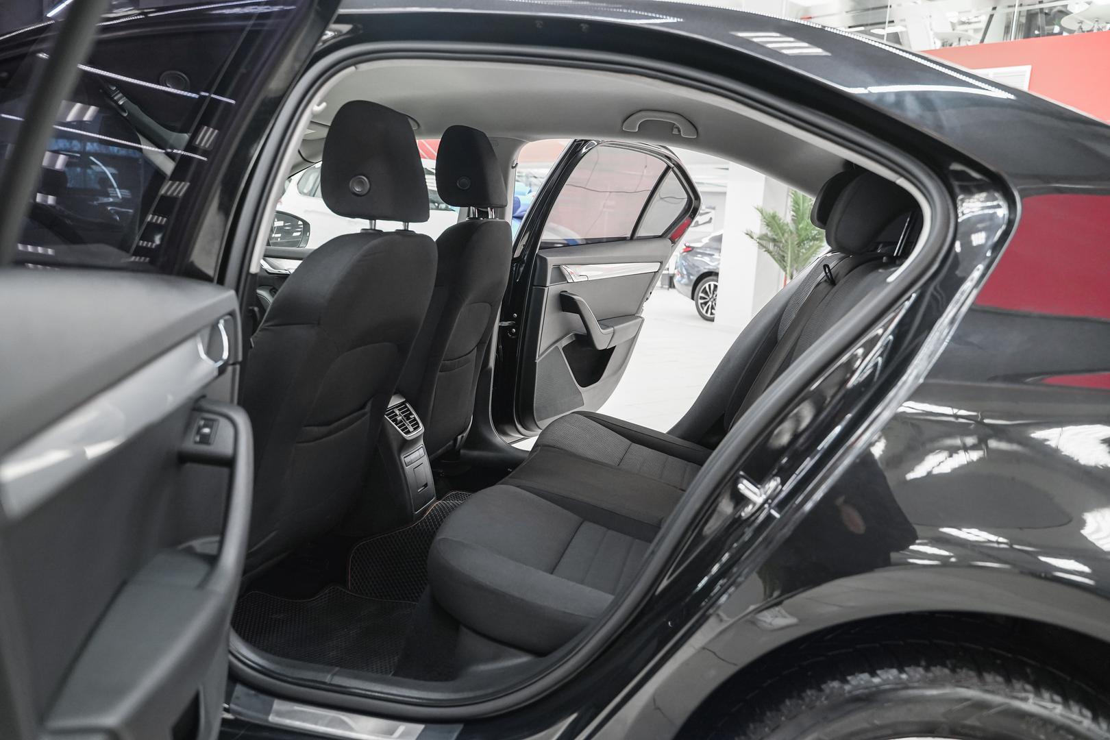 Skoda Octavia 2013, черный, ДЦ Орехово