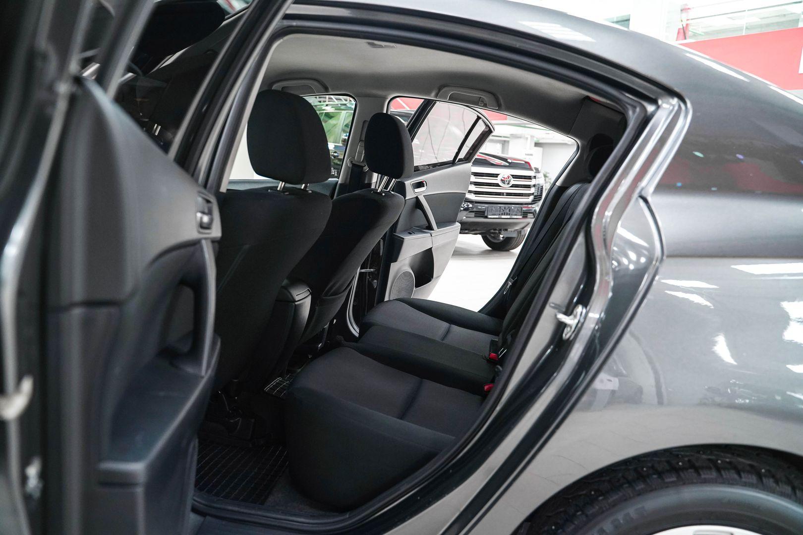 Mazda 3 2010, серый, ДЦ Орехово
