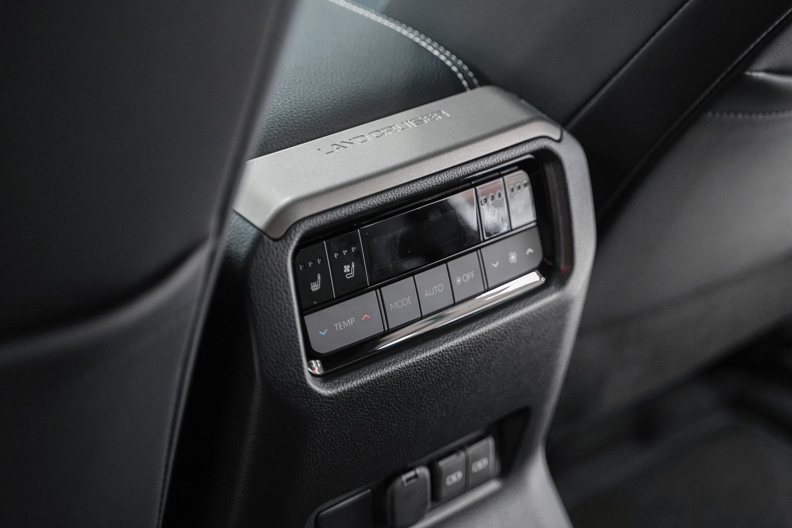 Toyota Land Cruiser Prado 2025, белый, ДЦ Орехово