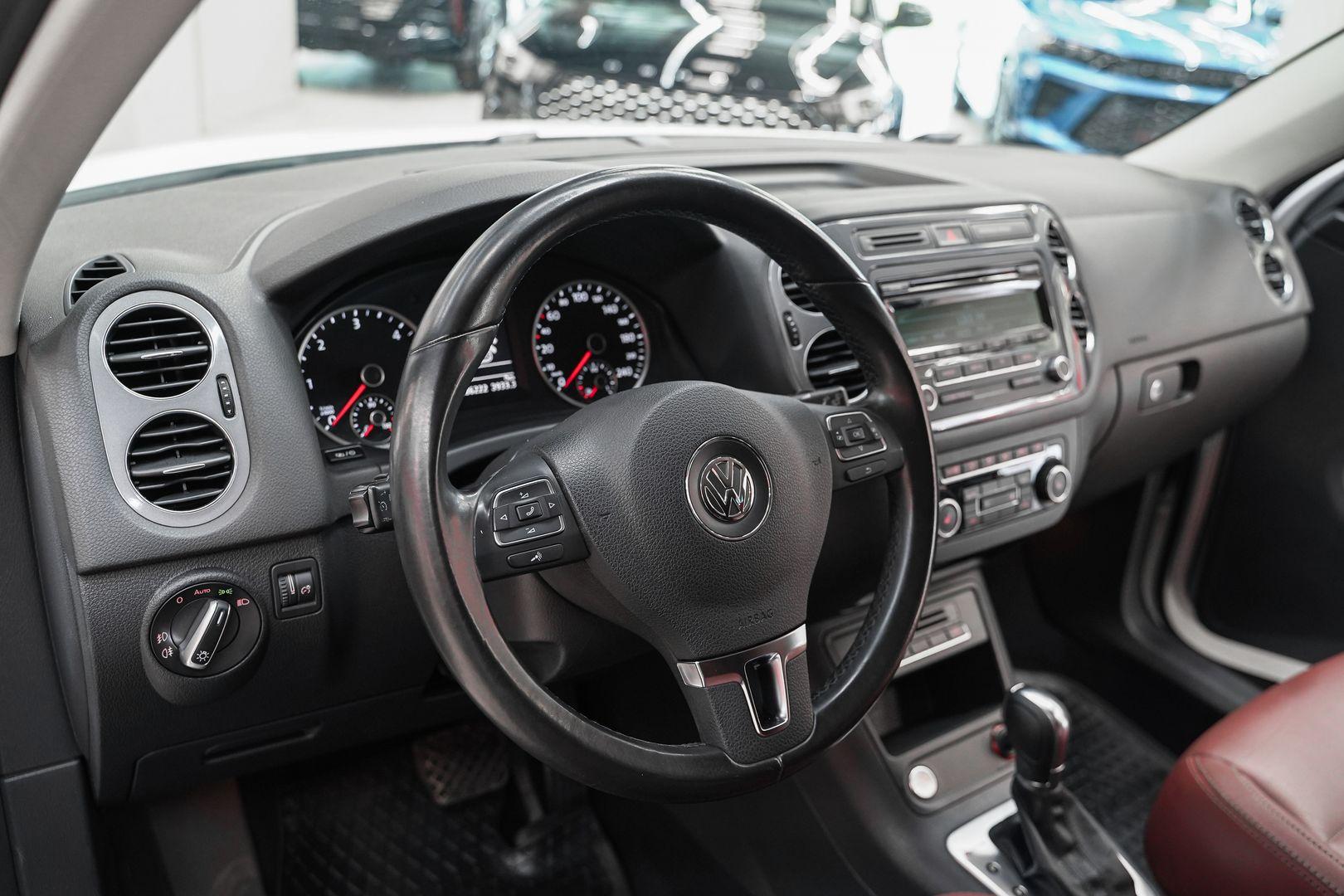 Volkswagen Tiguan 2014, белый, ДЦ Орехово