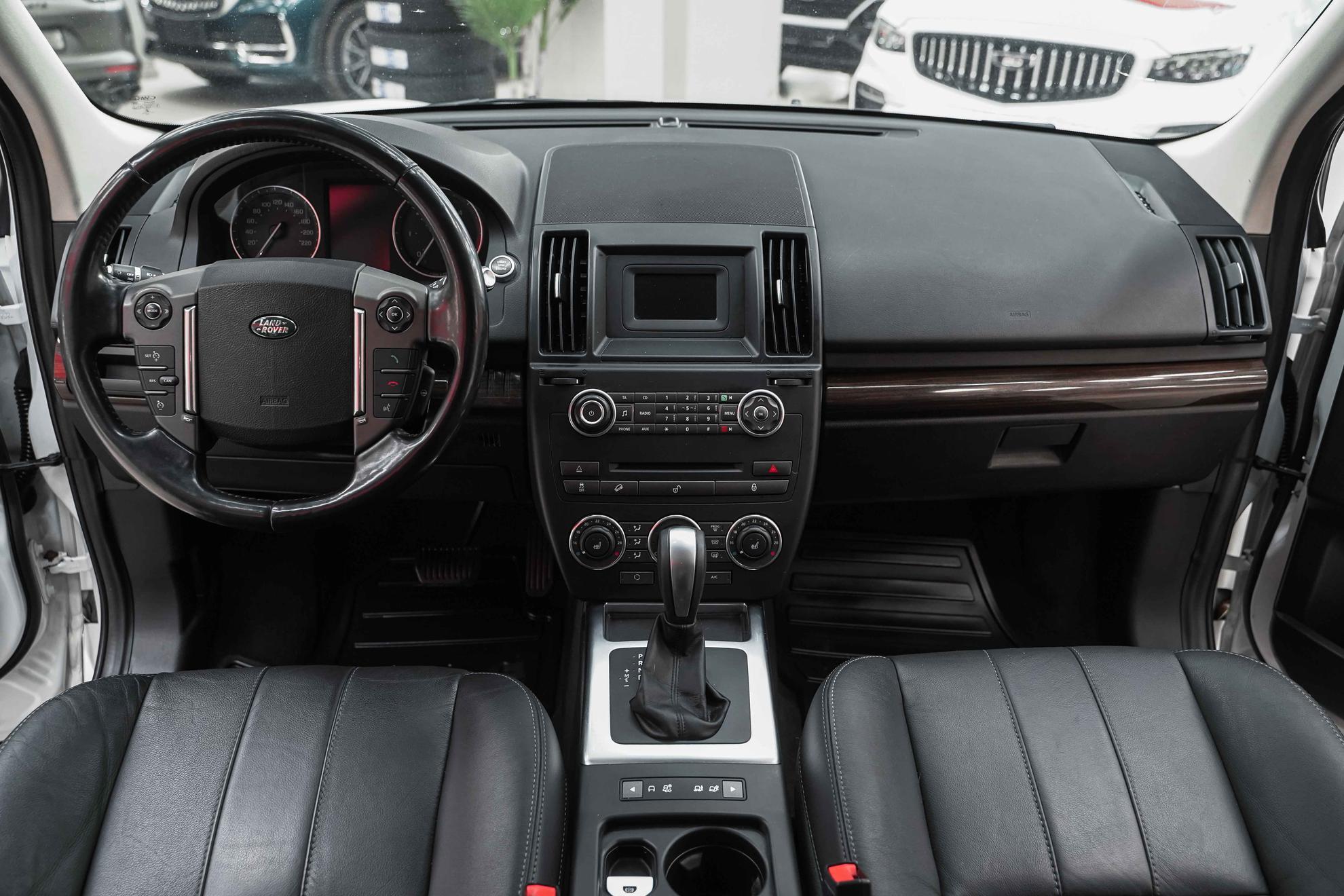 Land Rover Freelander 2014, белый, ДЦ Орехово