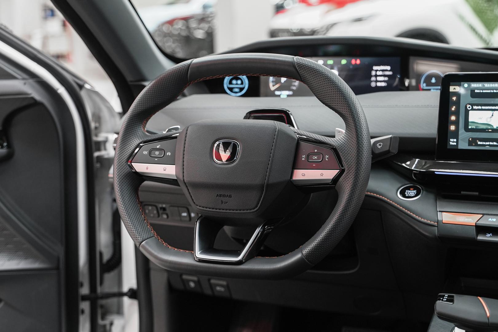 Changan UNI-V 2024, белый, ДЦ Орехово
