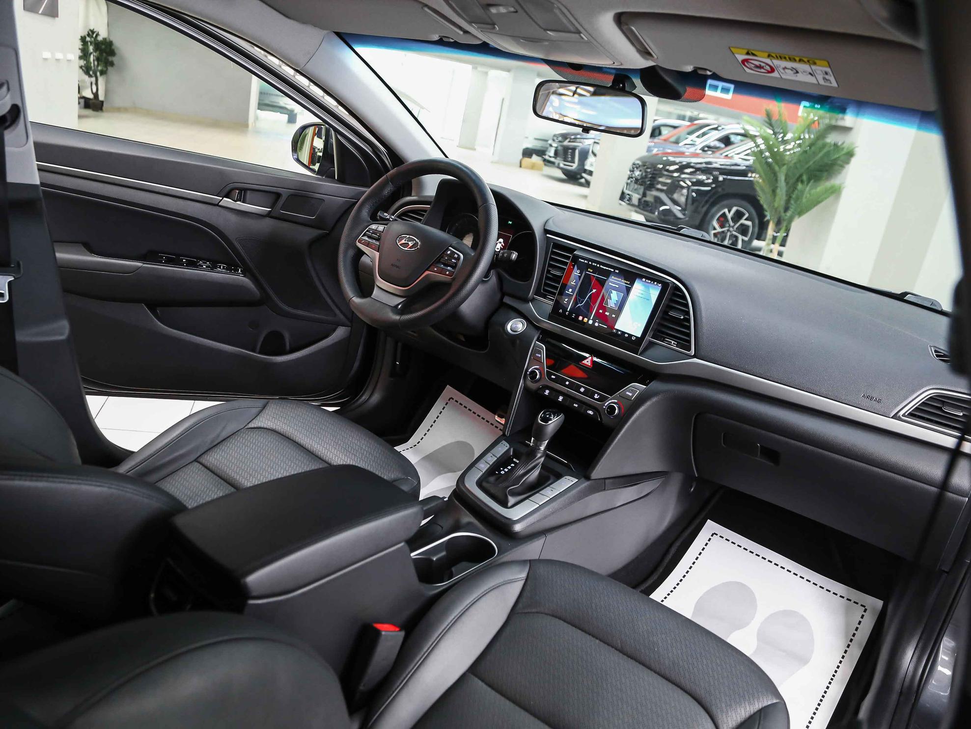 Hyundai Elantra 2016, серый, ДЦ Орехово