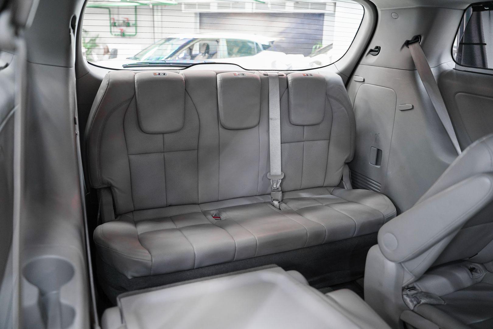 Kia Carnival 2017, серый, ДЦ Орехово