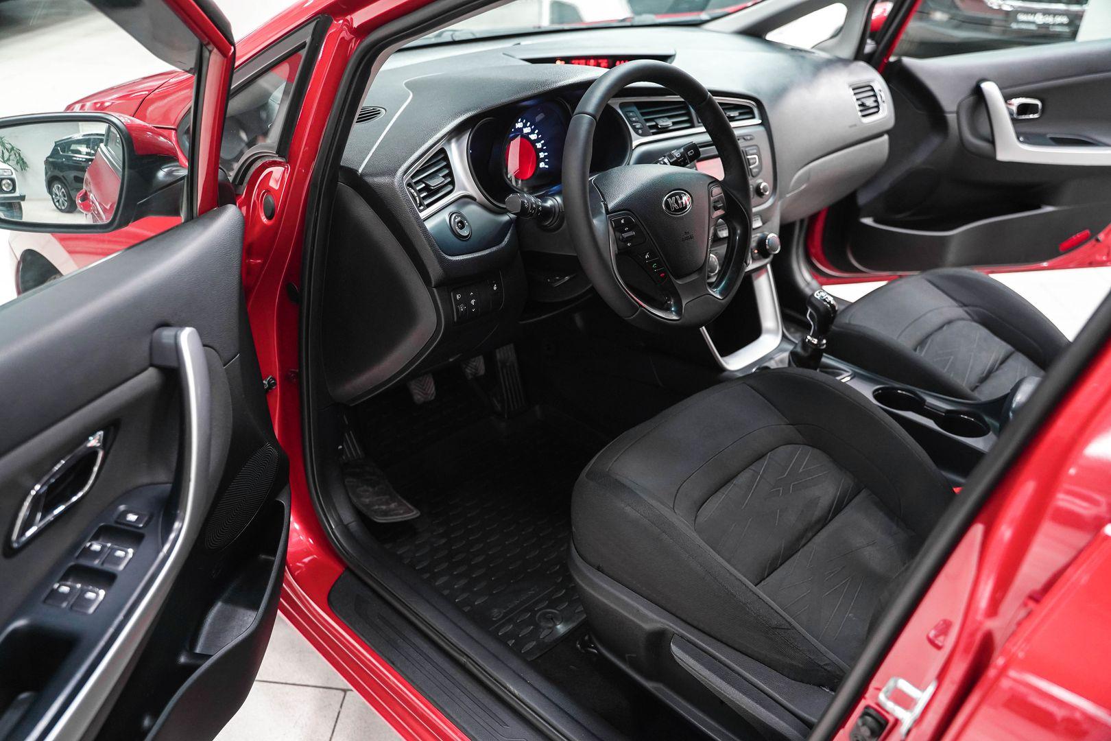 Kia Ceed 2018, красный, ДЦ Орехово