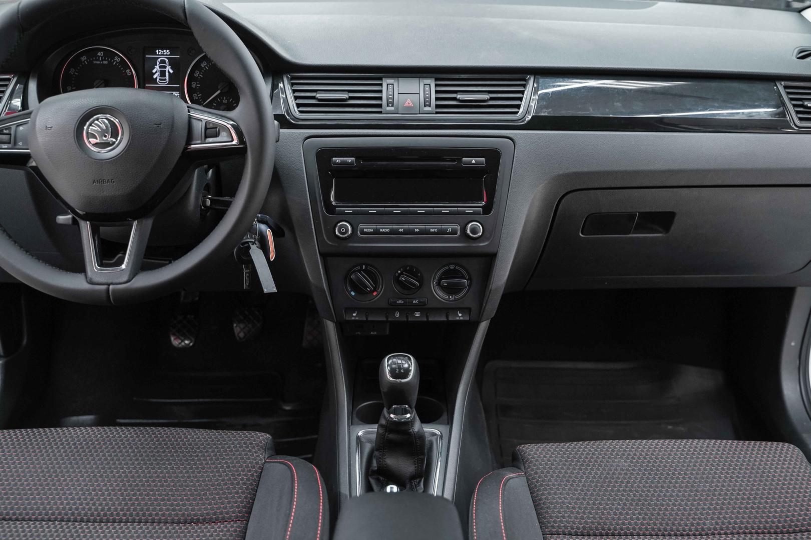 Skoda Rapid 2015, белый, ДЦ Орехово