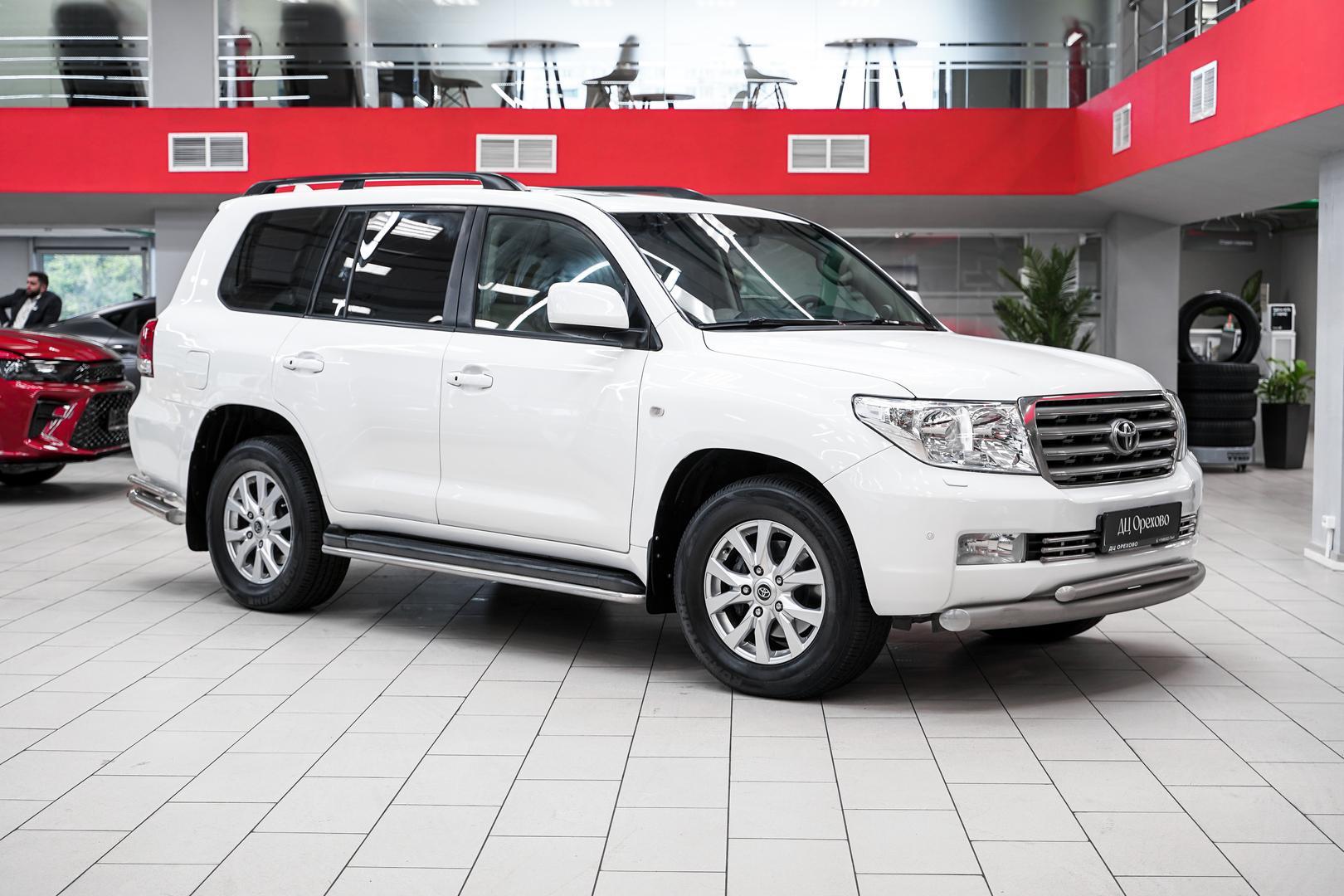 Toyota Land Cruiser 2011, белый, ДЦ Орехово