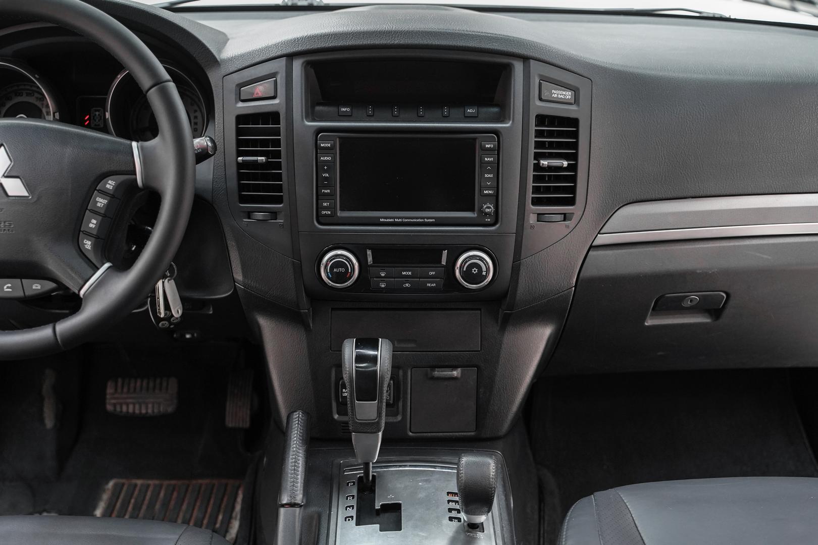 Mitsubishi Pajero 2011, белый, ДЦ Орехово