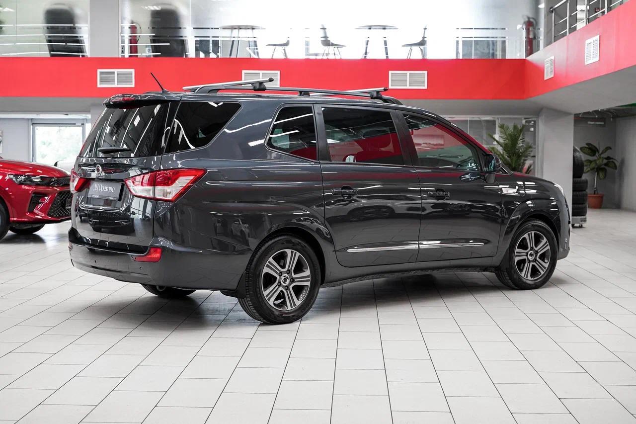 SsangYong Stavic 2014, серый, ДЦ Орехово