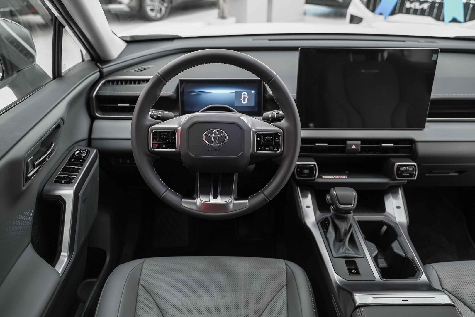 Toyota RAV4 2026, белый, ДЦ Орехово