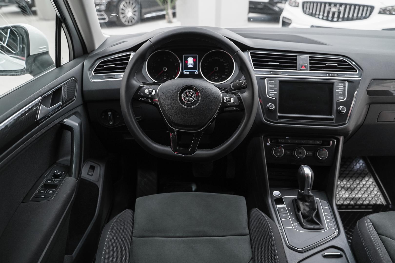 Volkswagen Tiguan 2017, белый, ДЦ Орехово