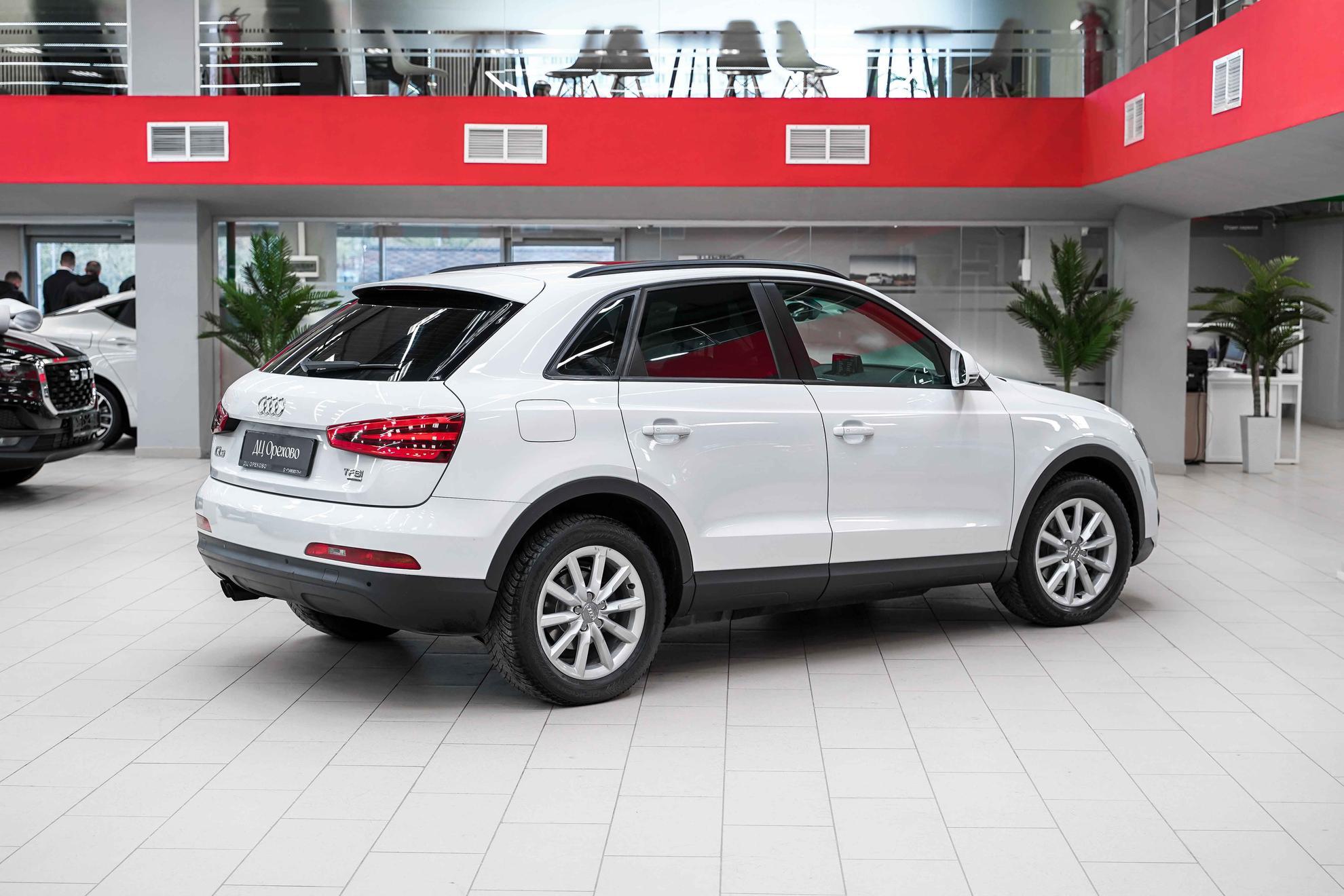 Audi Q3 2013, белый, ДЦ Орехово