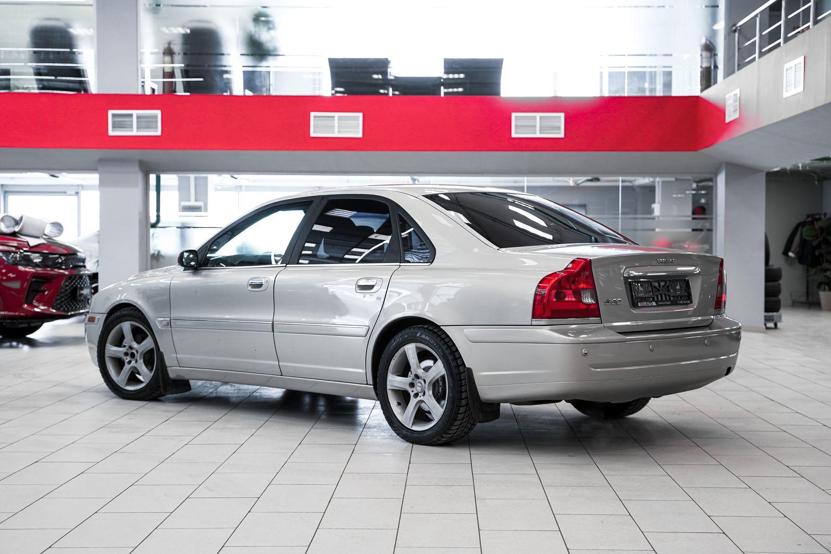 Volvo S80 2003, золотой, ДЦ Орехово
