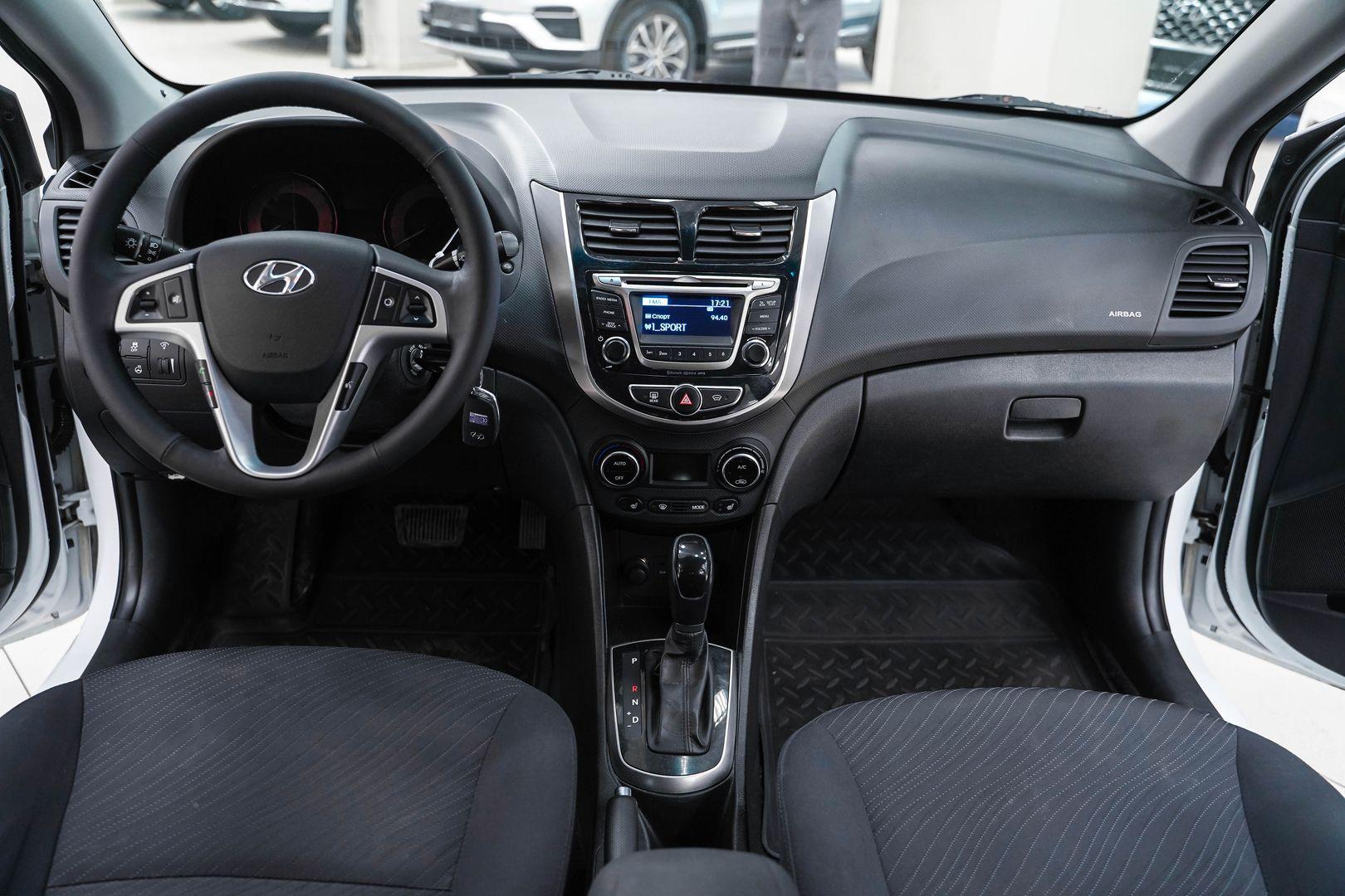 Hyundai Solaris 2014, белый, ДЦ Орехово