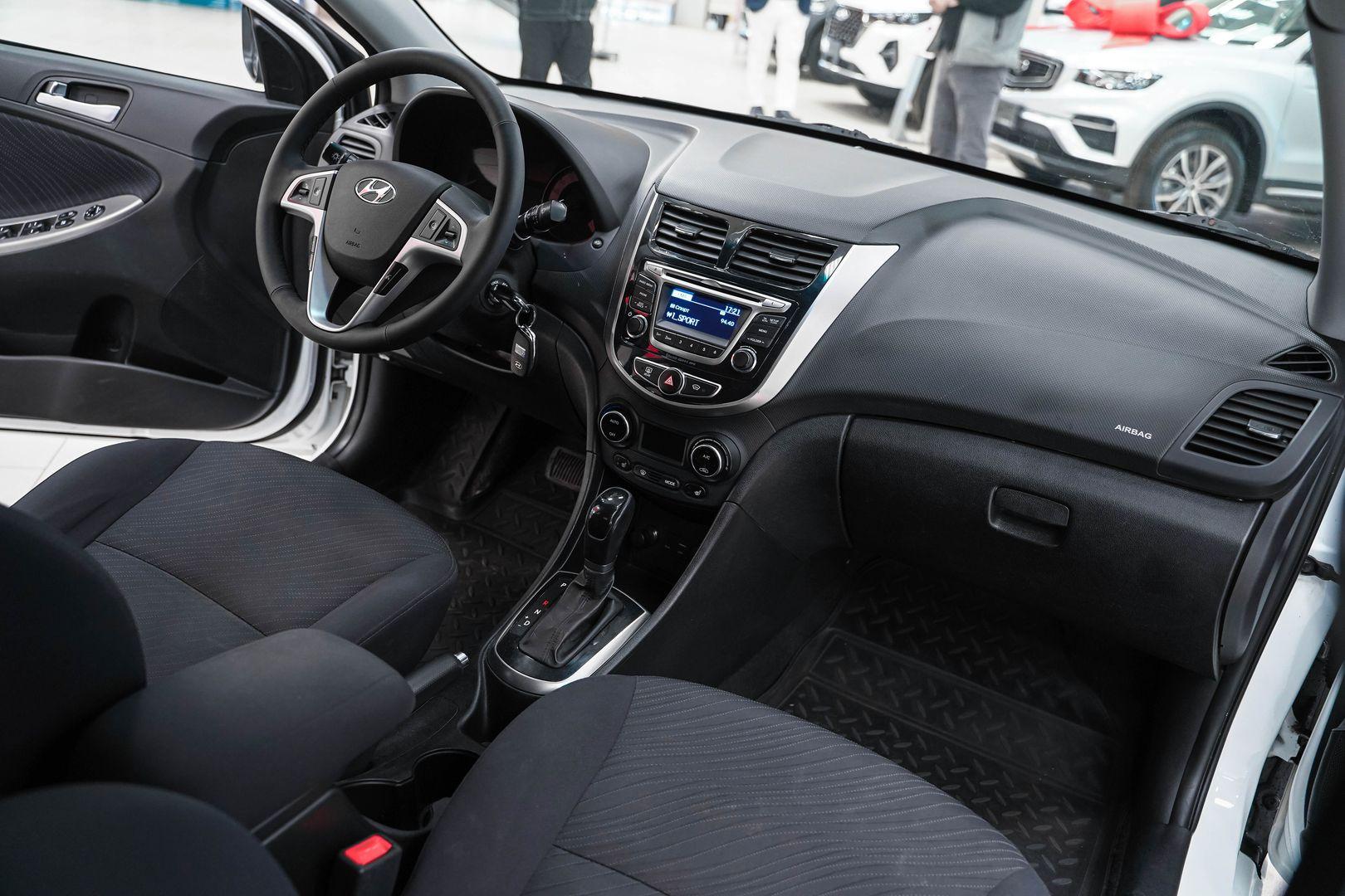 Hyundai Solaris 2014, белый, ДЦ Орехово