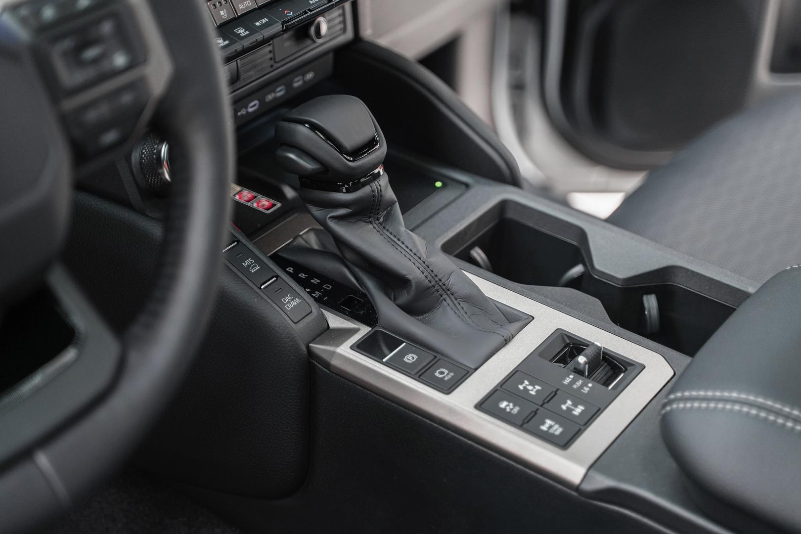 Toyota Land Cruiser Prado 2025, белый, ДЦ Орехово