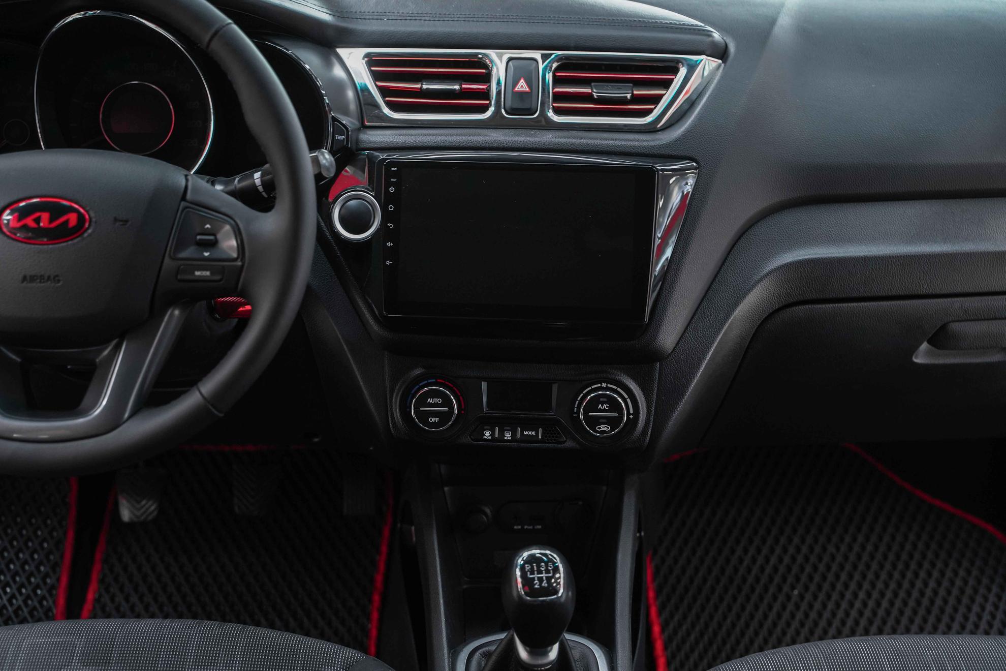 Kia Rio 2014, зеленый, ДЦ Орехово