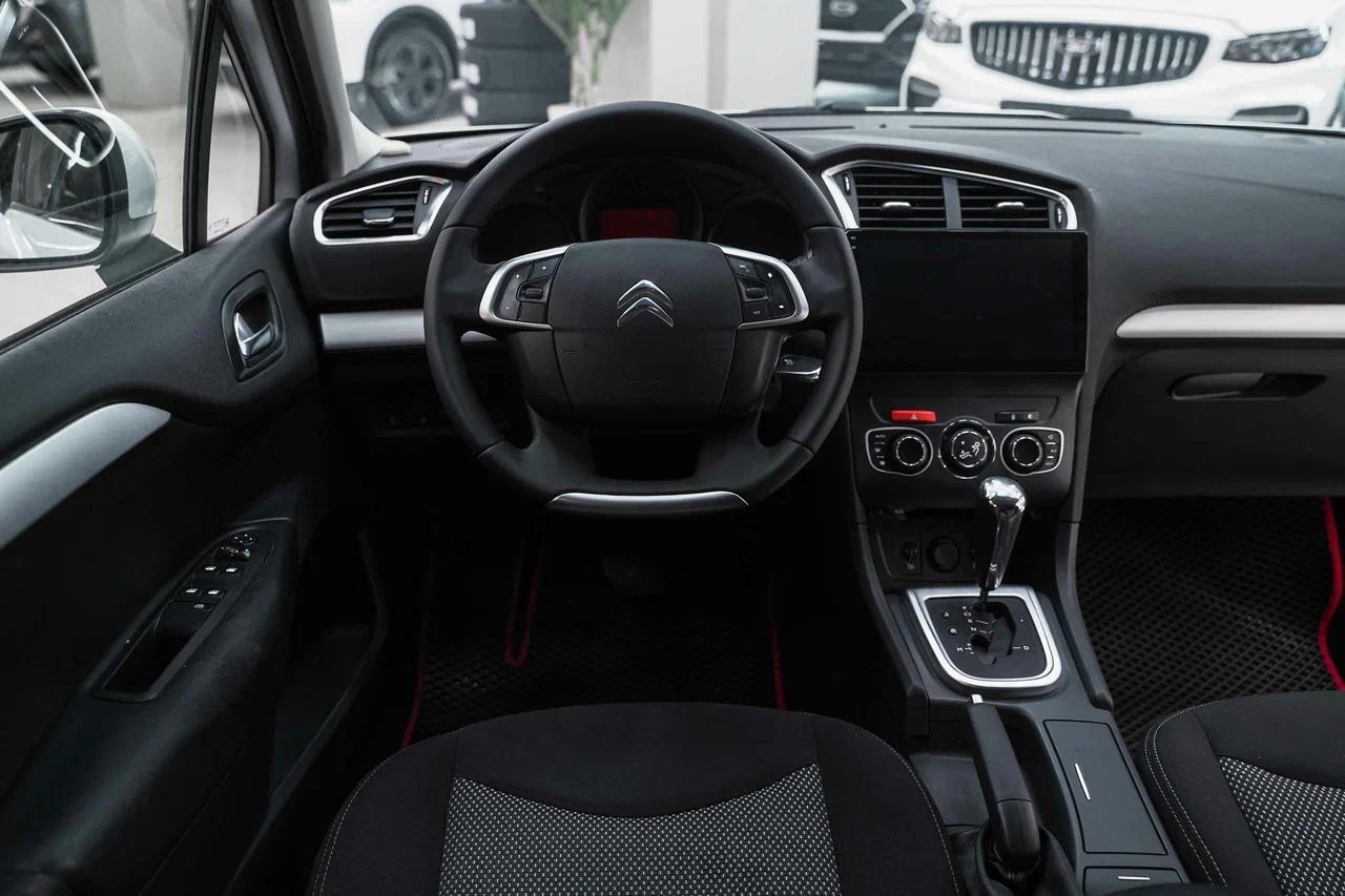 Citroen C4 2013, белый, ДЦ Орехово
