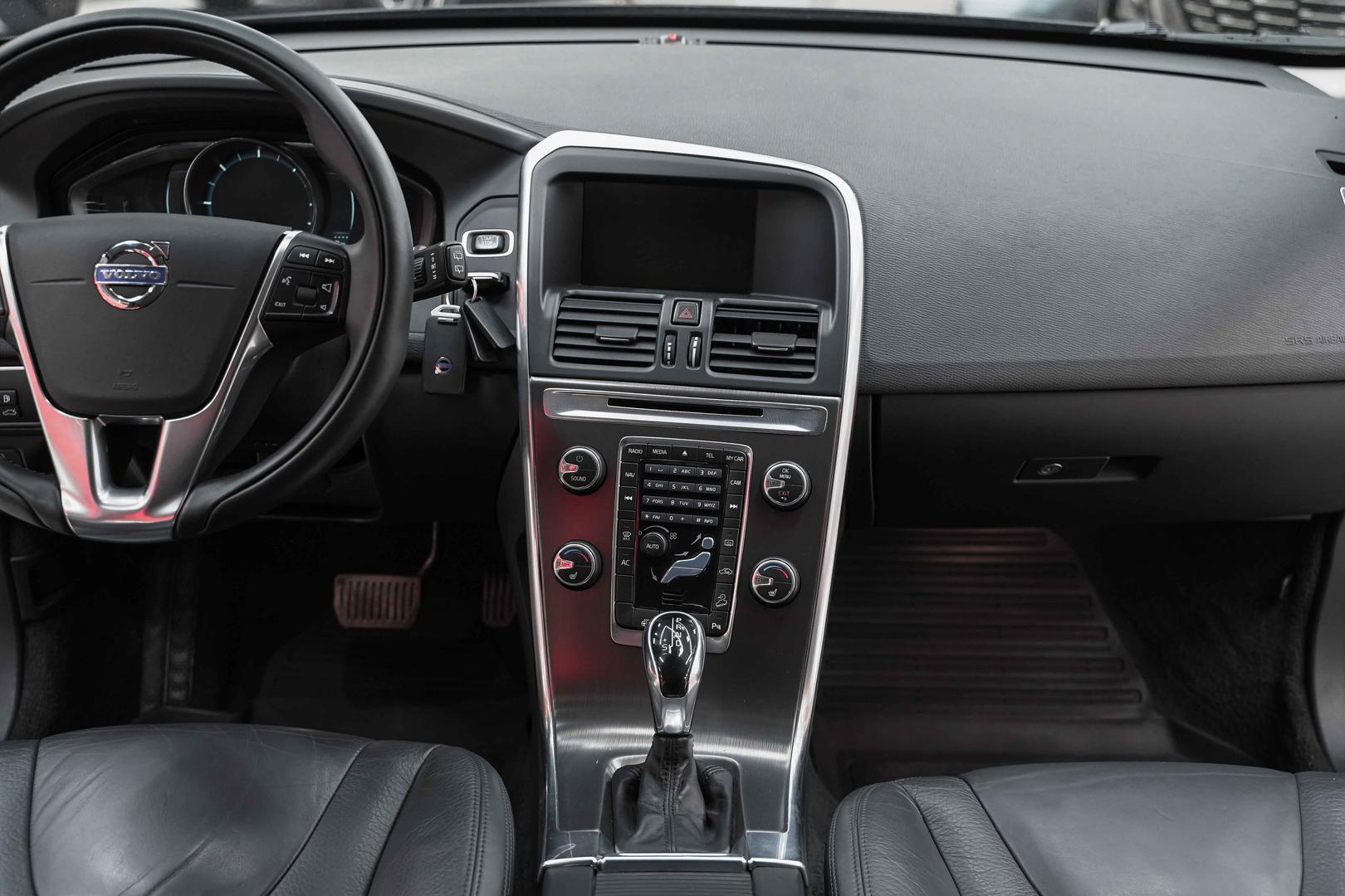 Volvo XC60 2013, черный, ДЦ Орехово