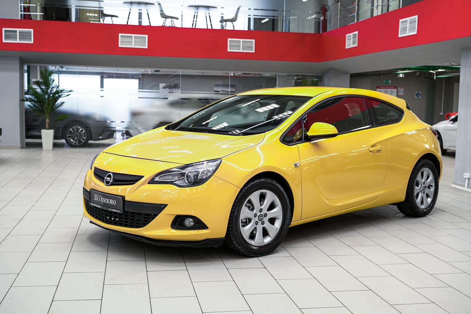 Opel Astra 2014, желтый, ДЦ Орехово