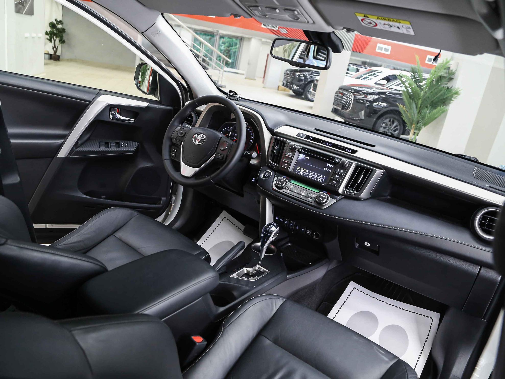 Toyota RAV4 2013, белый, ДЦ Орехово