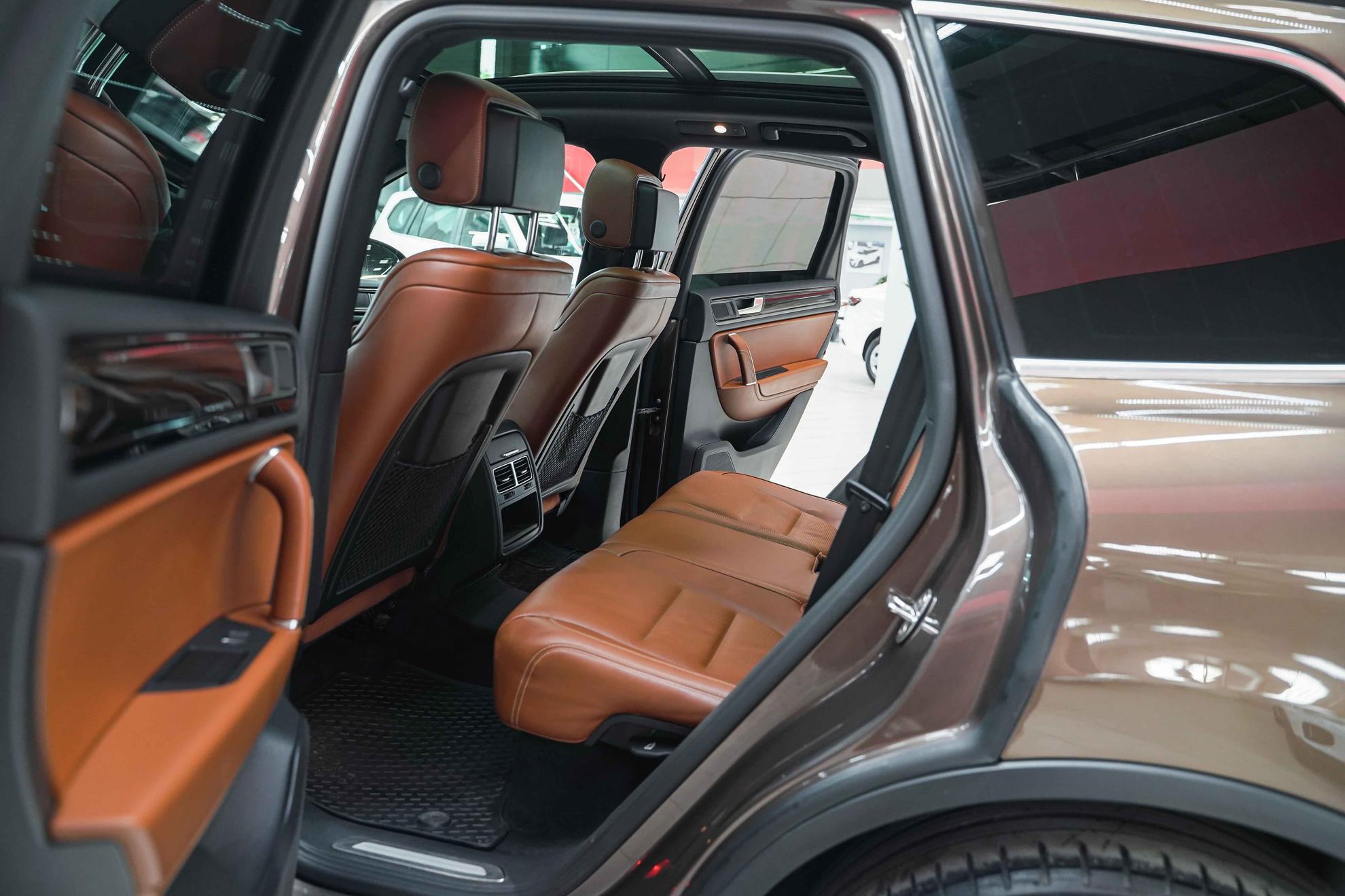 Volkswagen Touareg 2014, коричневый, ДЦ Орехово