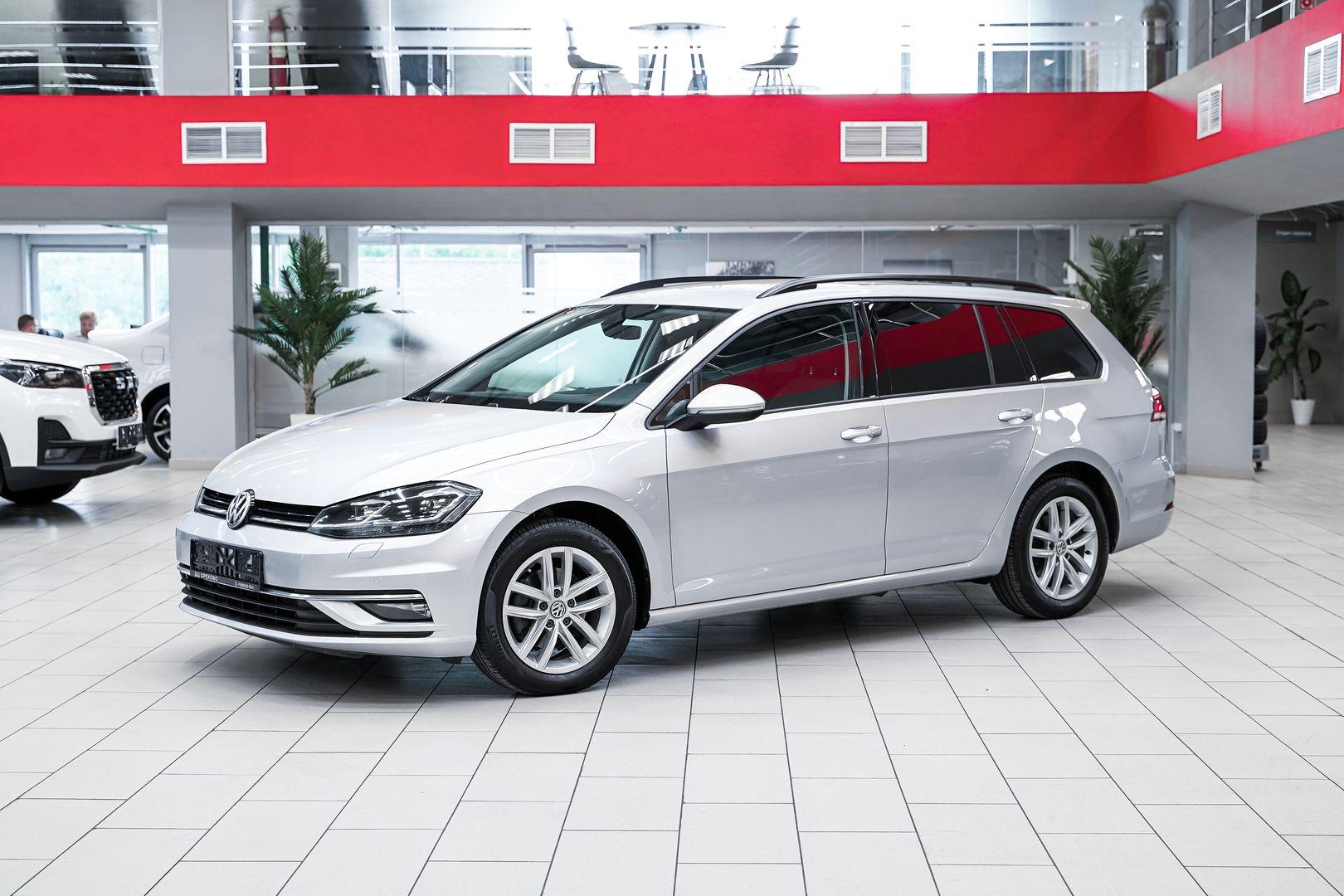 Volkswagen Golf 2019, серый, ДЦ Орехово