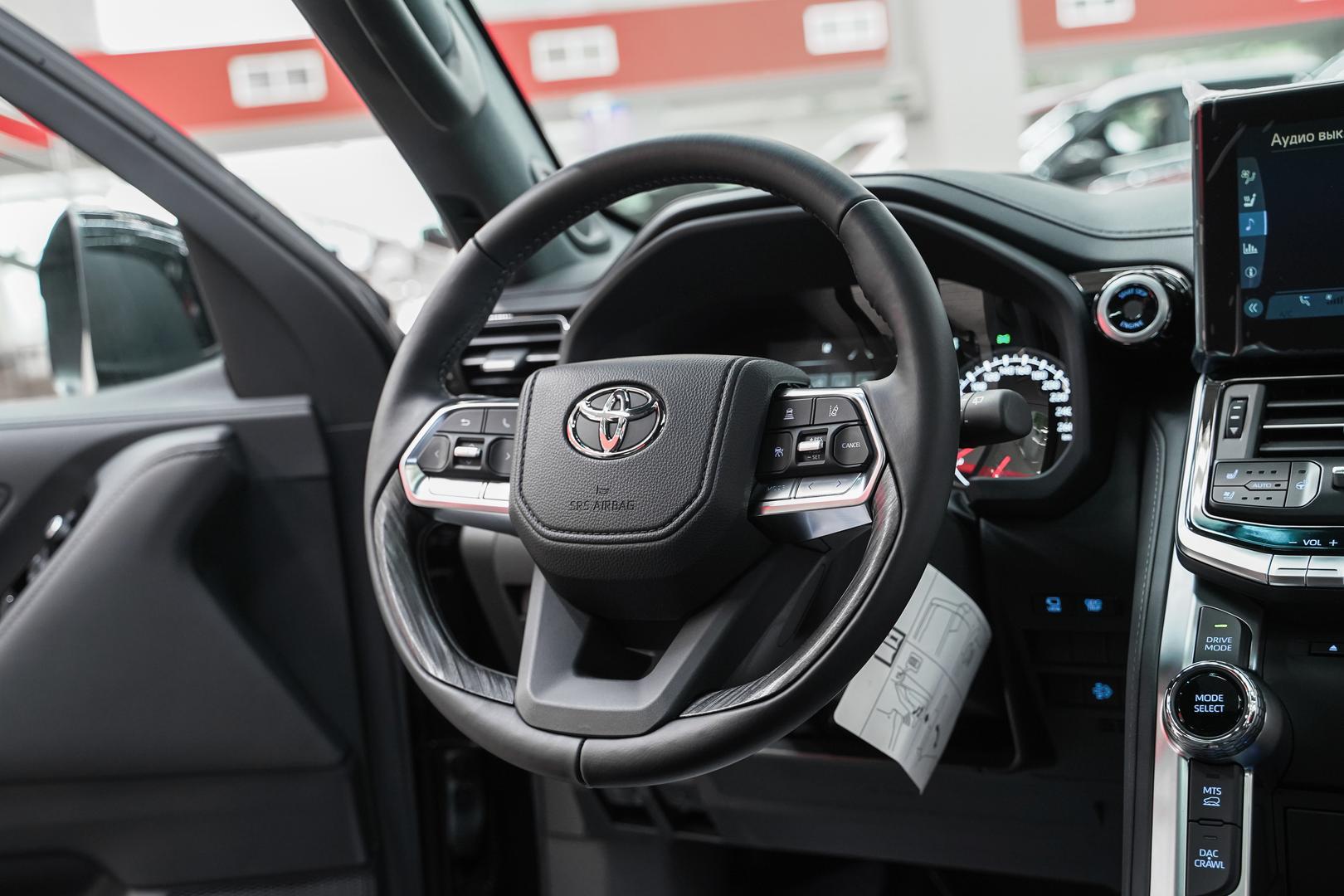 Toyota Land Cruiser 2024, черный, ДЦ Орехово