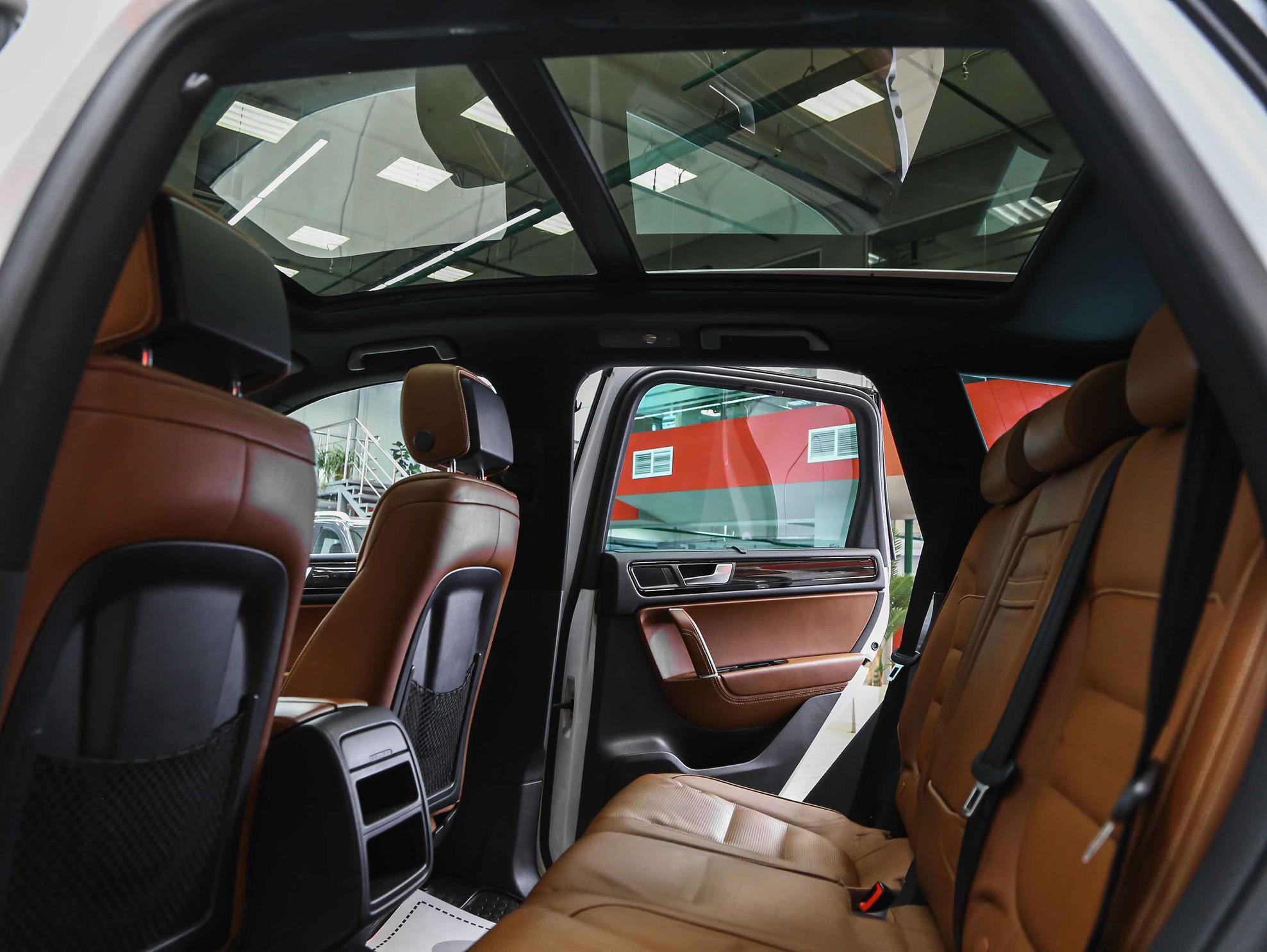 Volkswagen Touareg 2013, белый, ДЦ Орехово