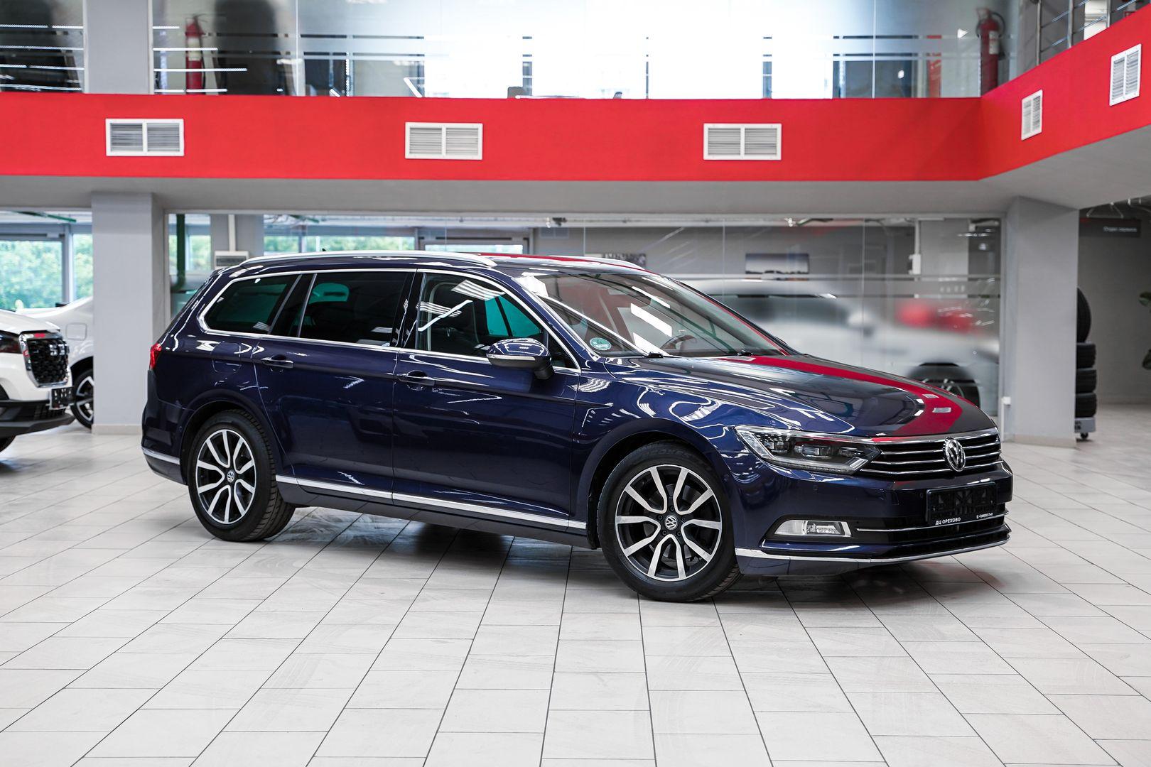 Volkswagen Passat 2018, синий, ДЦ Орехово