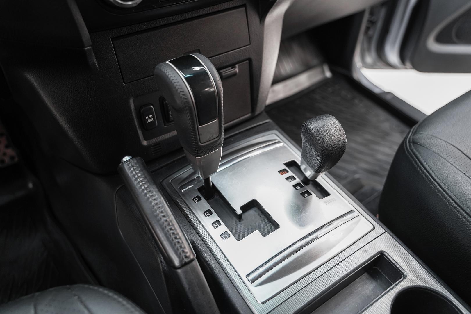 Mitsubishi Pajero 2011, серебряный, ДЦ Орехово
