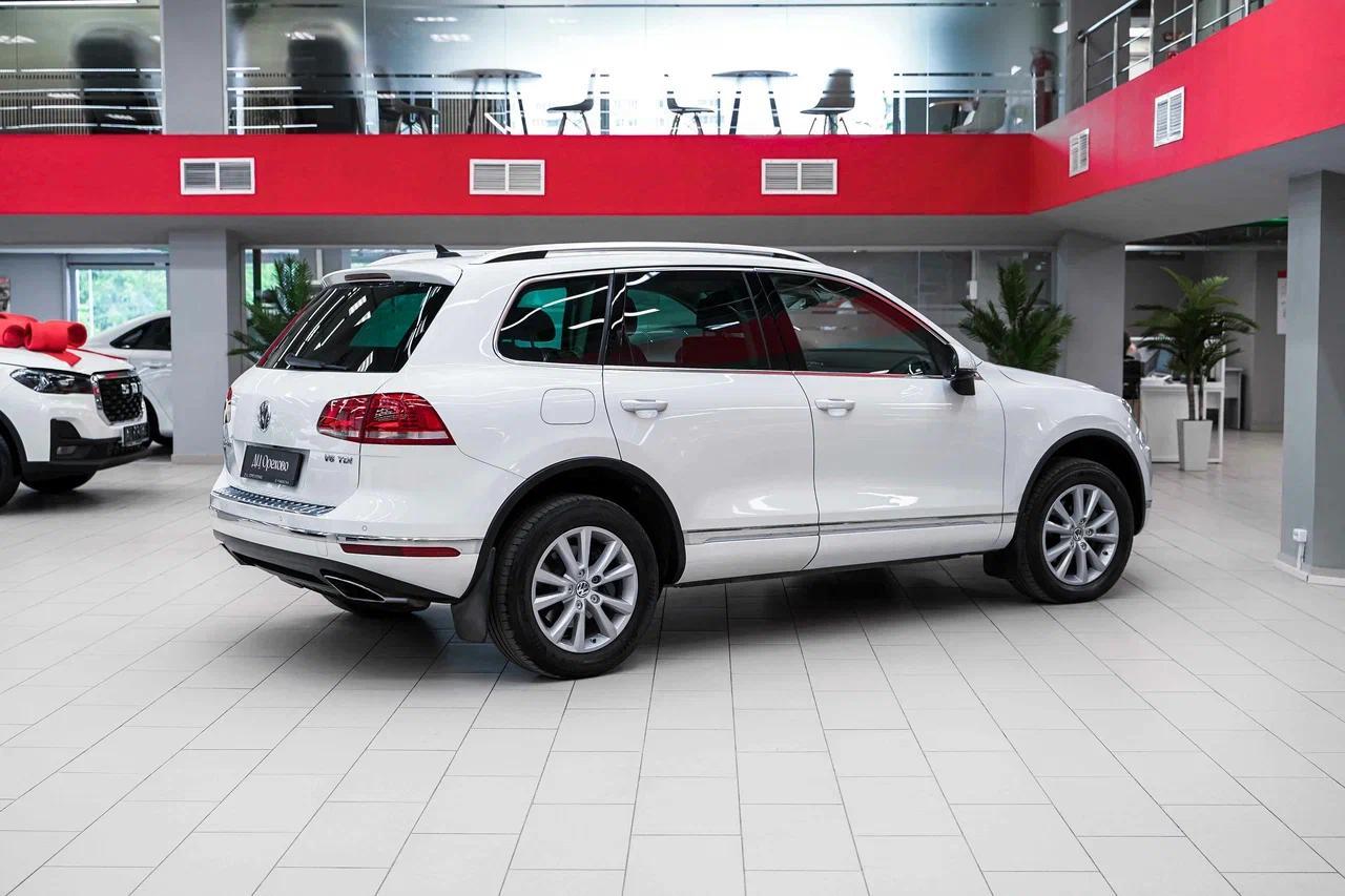 Volkswagen Touareg 2016, белый, ДЦ Орехово