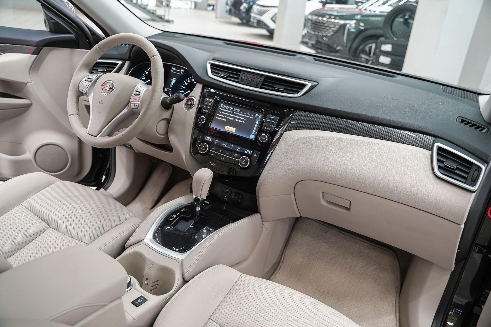 Nissan X-Trail 2015, зеленый, ДЦ Орехово