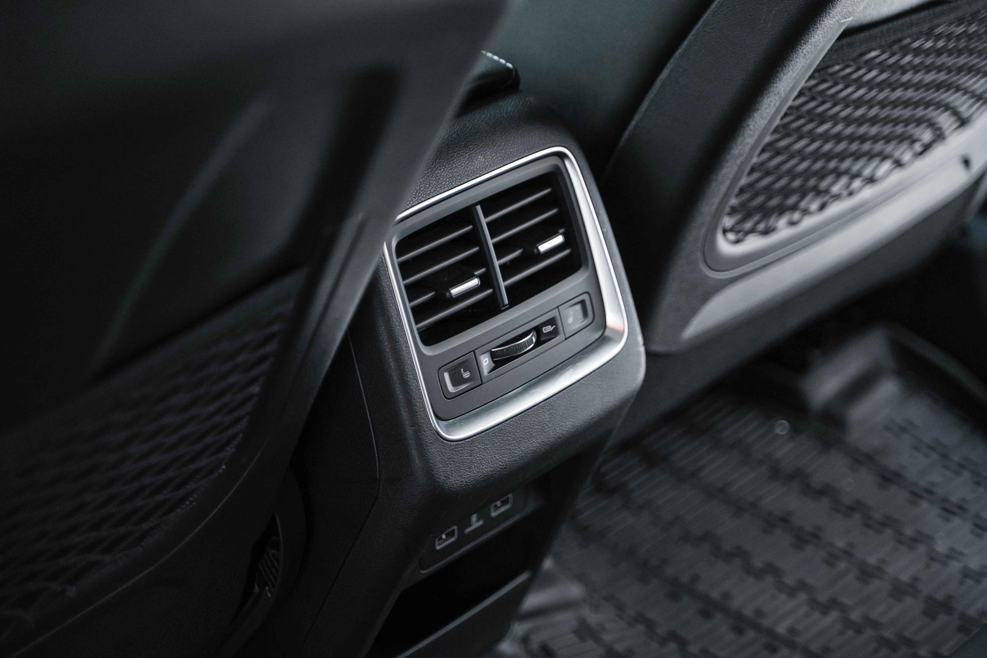 Geely Atlas Pro 2021, серый, ДЦ Орехово