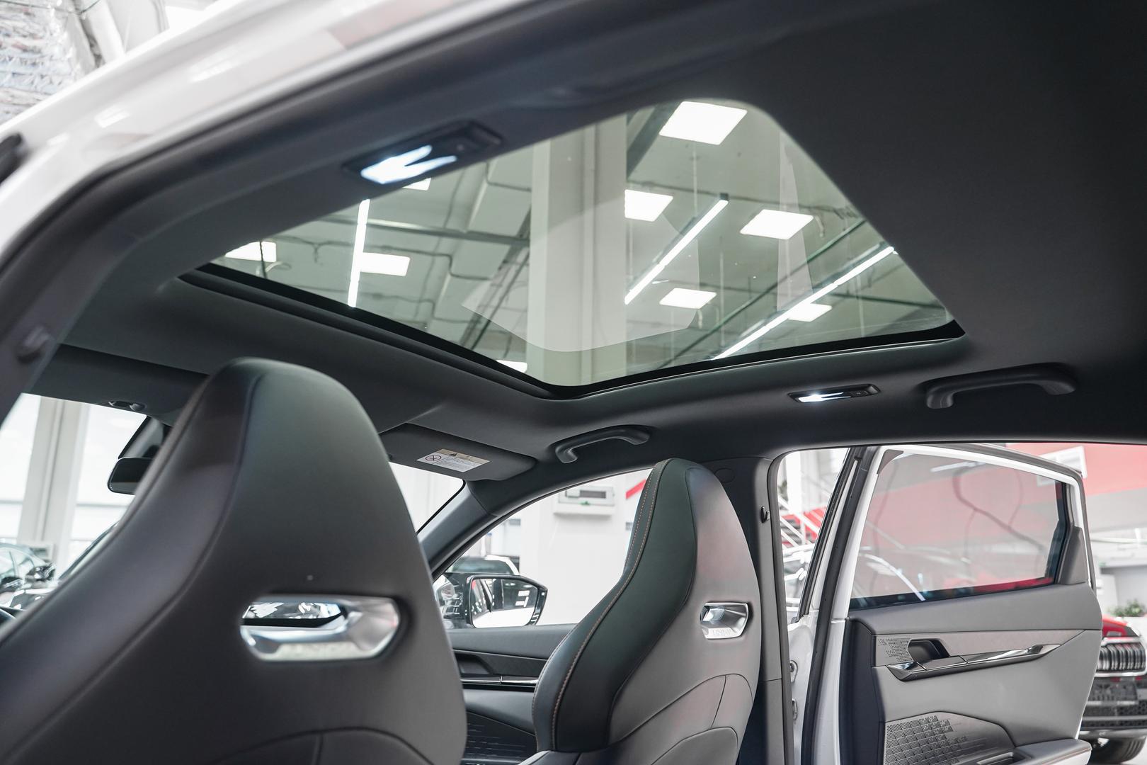 Changan UNI-V 2024, белый, ДЦ Орехово