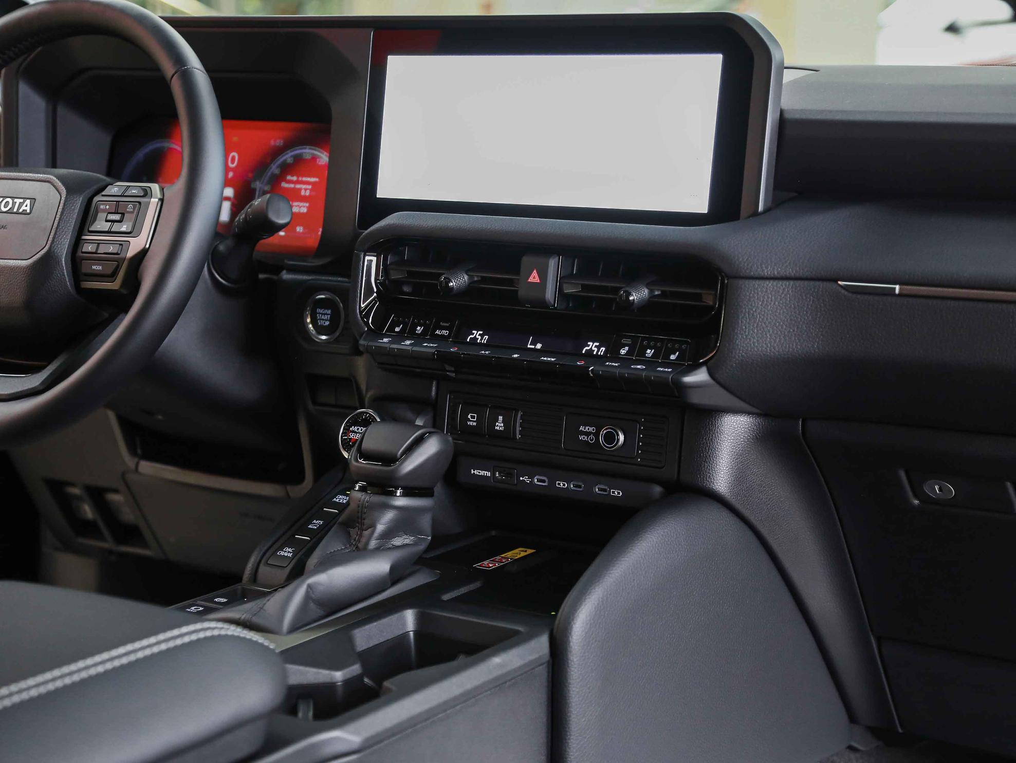 Toyota Land Cruiser Prado 2026, черный, ДЦ Орехово