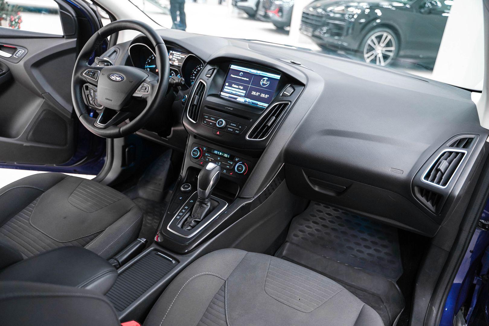 Ford Focus 2016, синий, ДЦ Орехово