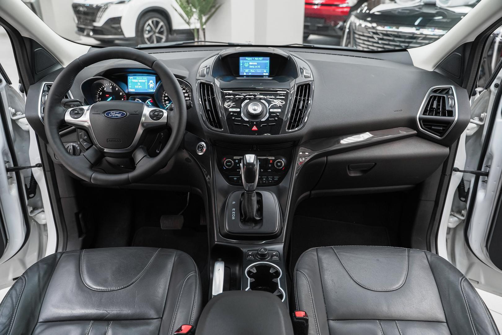 Ford Kuga 2014, белый, ДЦ Орехово