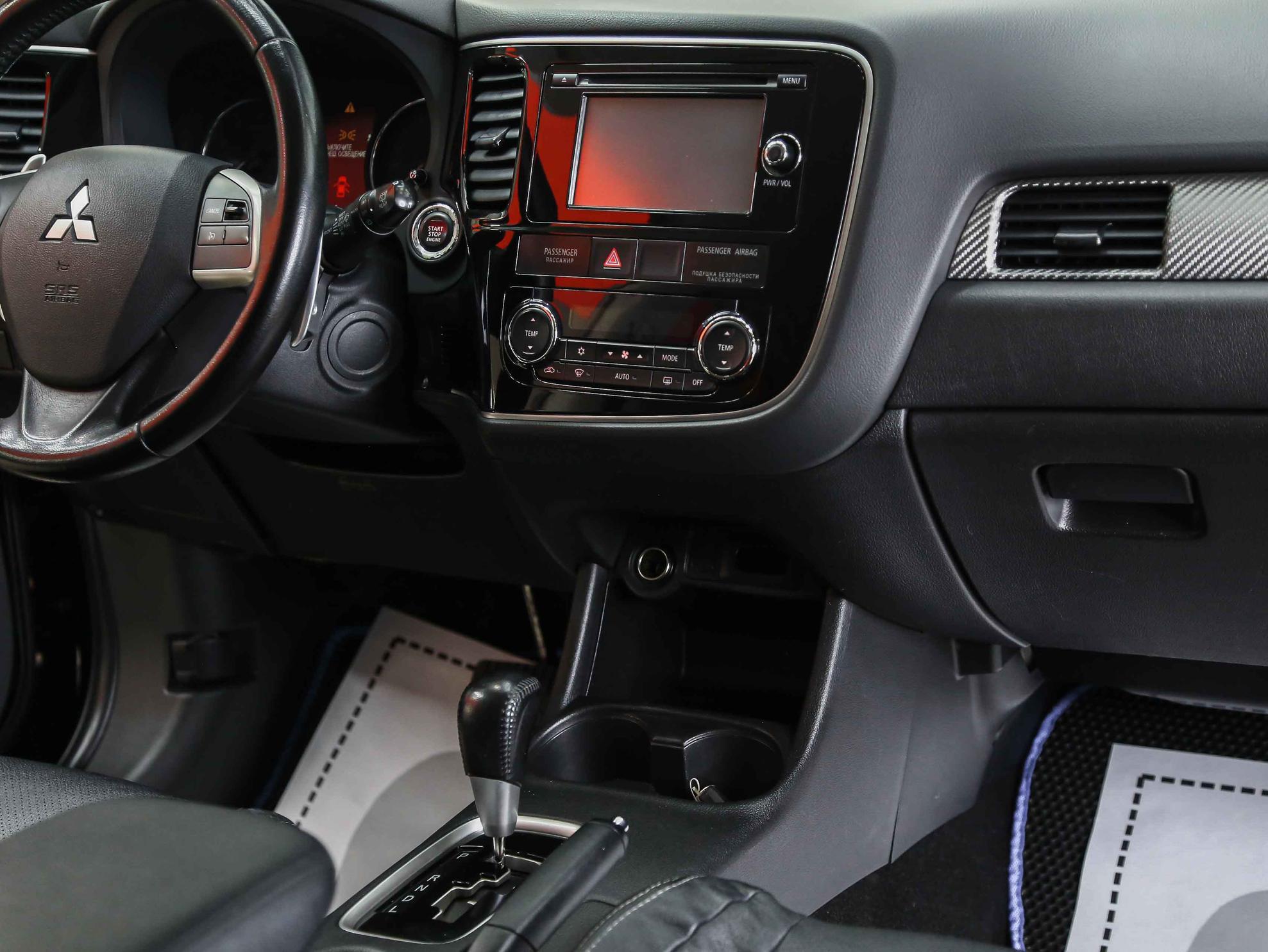 Mitsubishi Outlander 2014, черный, ДЦ Орехово