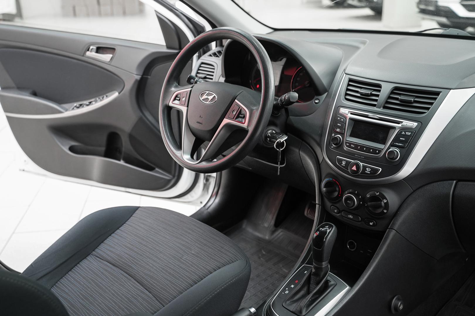 Hyundai Solaris 2016, белый, ДЦ Орехово