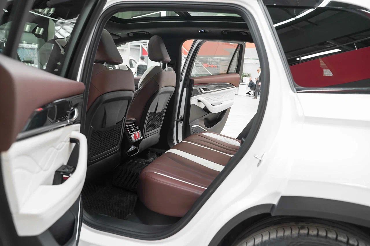 Geely Monjaro 2023, белый, ДЦ Орехово