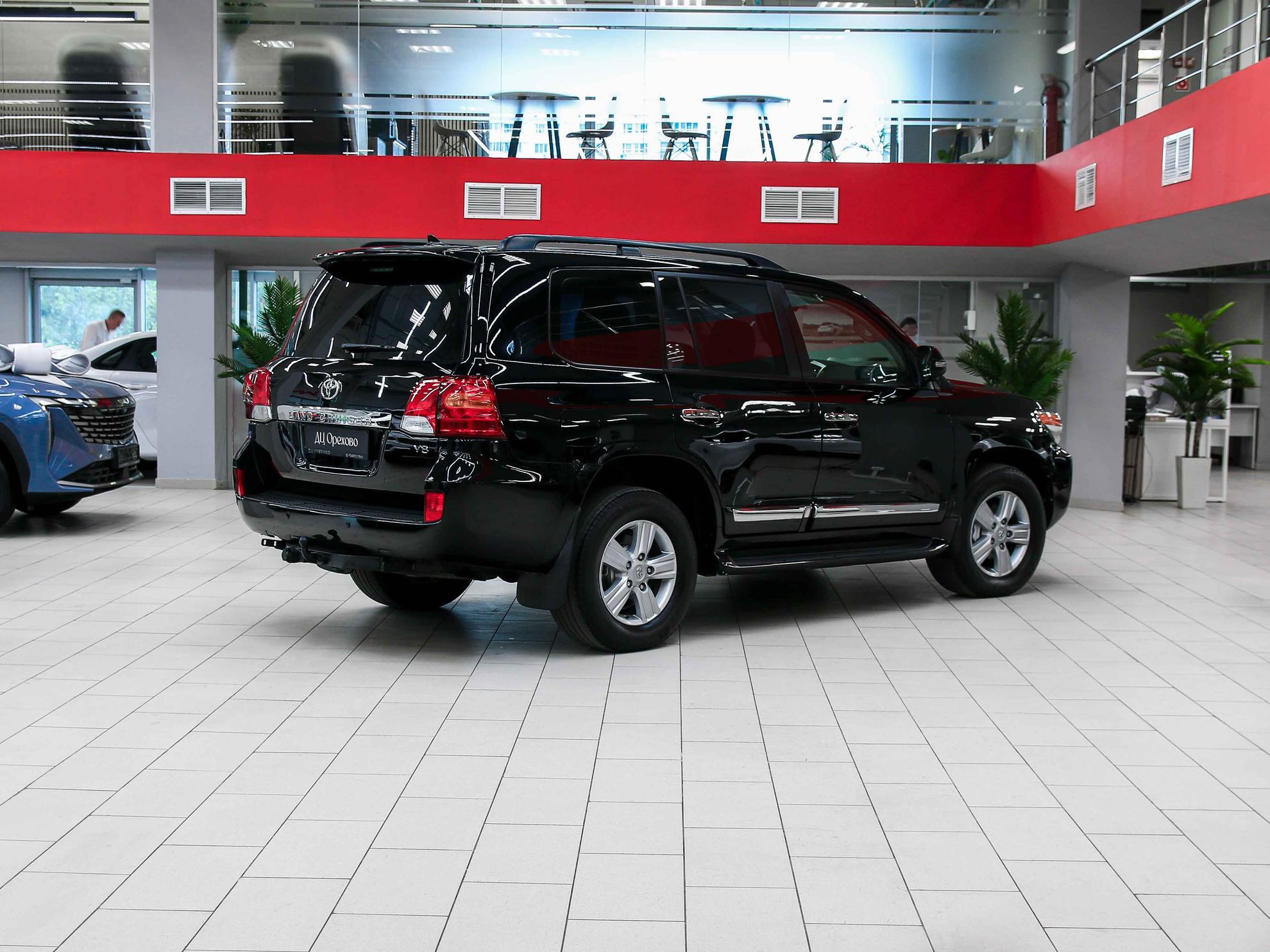 Toyota Land Cruiser 2013, черный, ДЦ Орехово