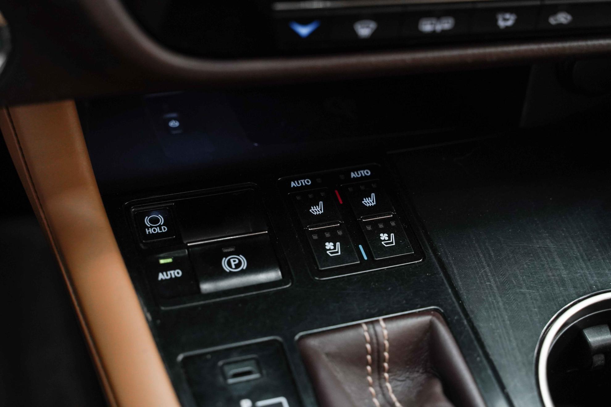 Lexus RX 2016, белый, ДЦ Орехово