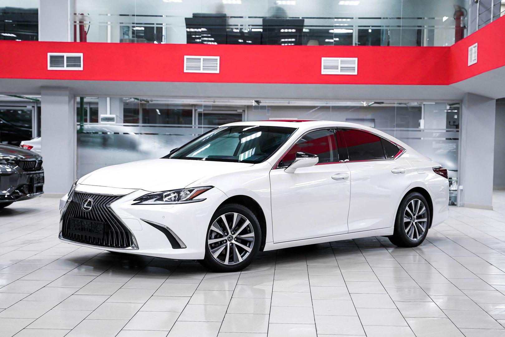 Lexus ES 2019, белый, ДЦ Орехово