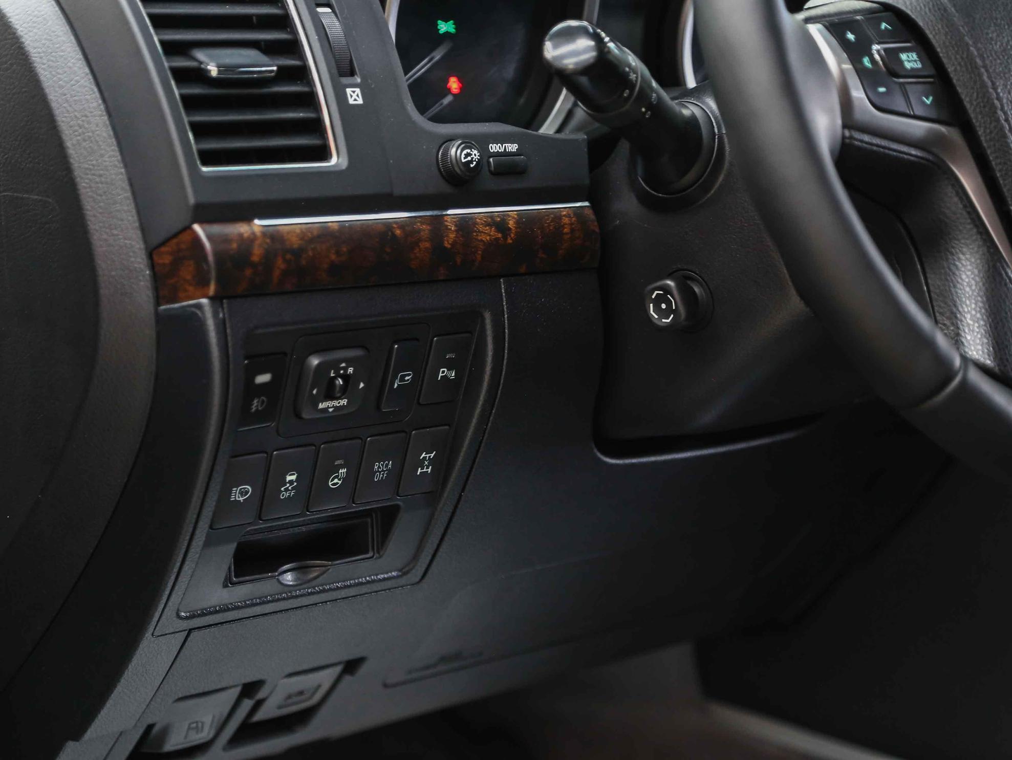 Toyota Land Cruiser 2013, белый, ДЦ Орехово