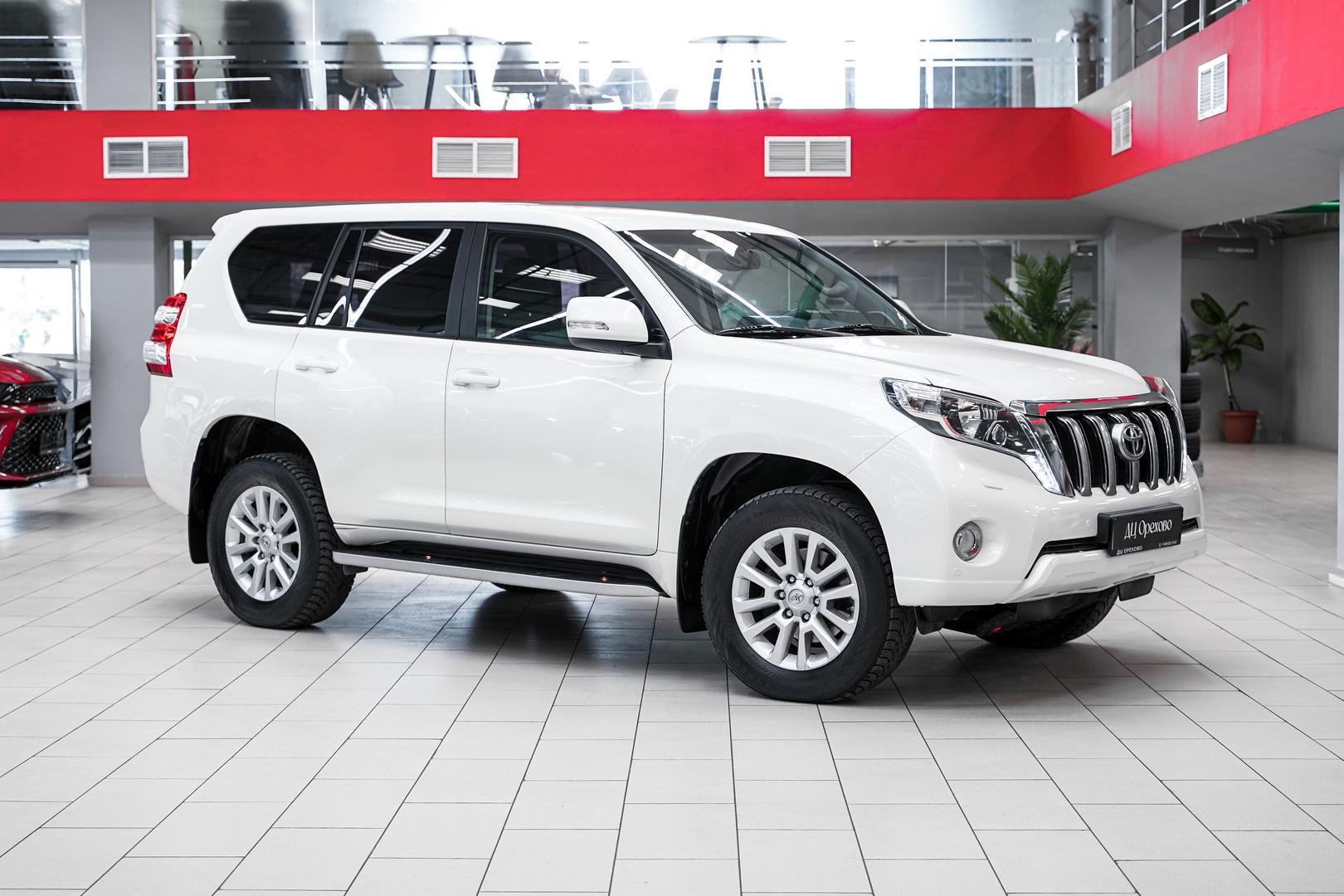 Toyota Land Cruiser Prado 2015, белый, ДЦ Орехово