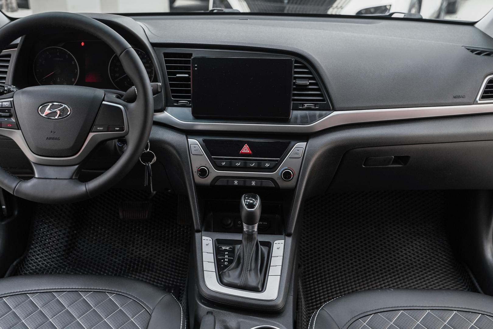 Hyundai Elantra 2018, черный, ДЦ Орехово
