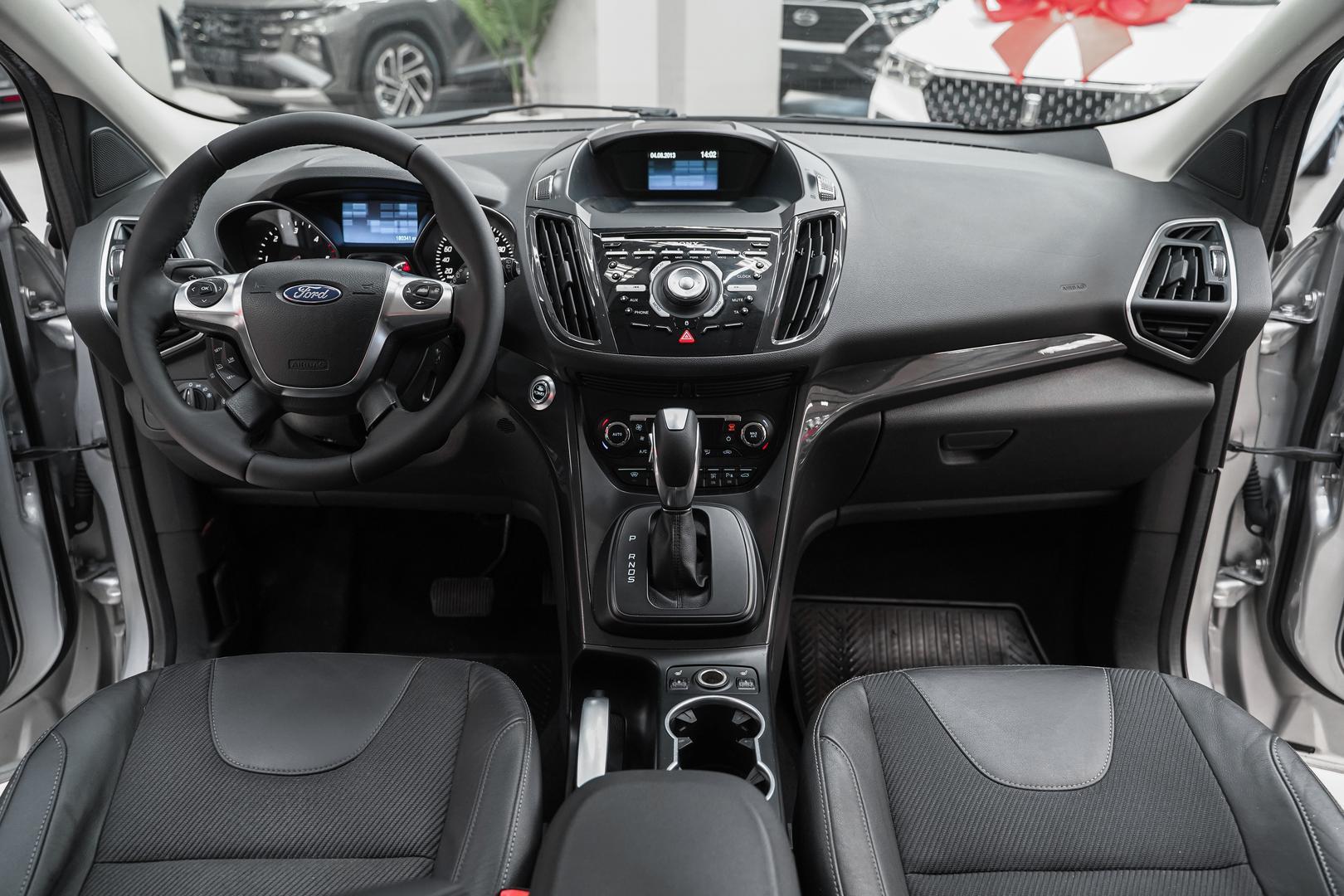 Ford Kuga 2013, серебряный, ДЦ Орехово