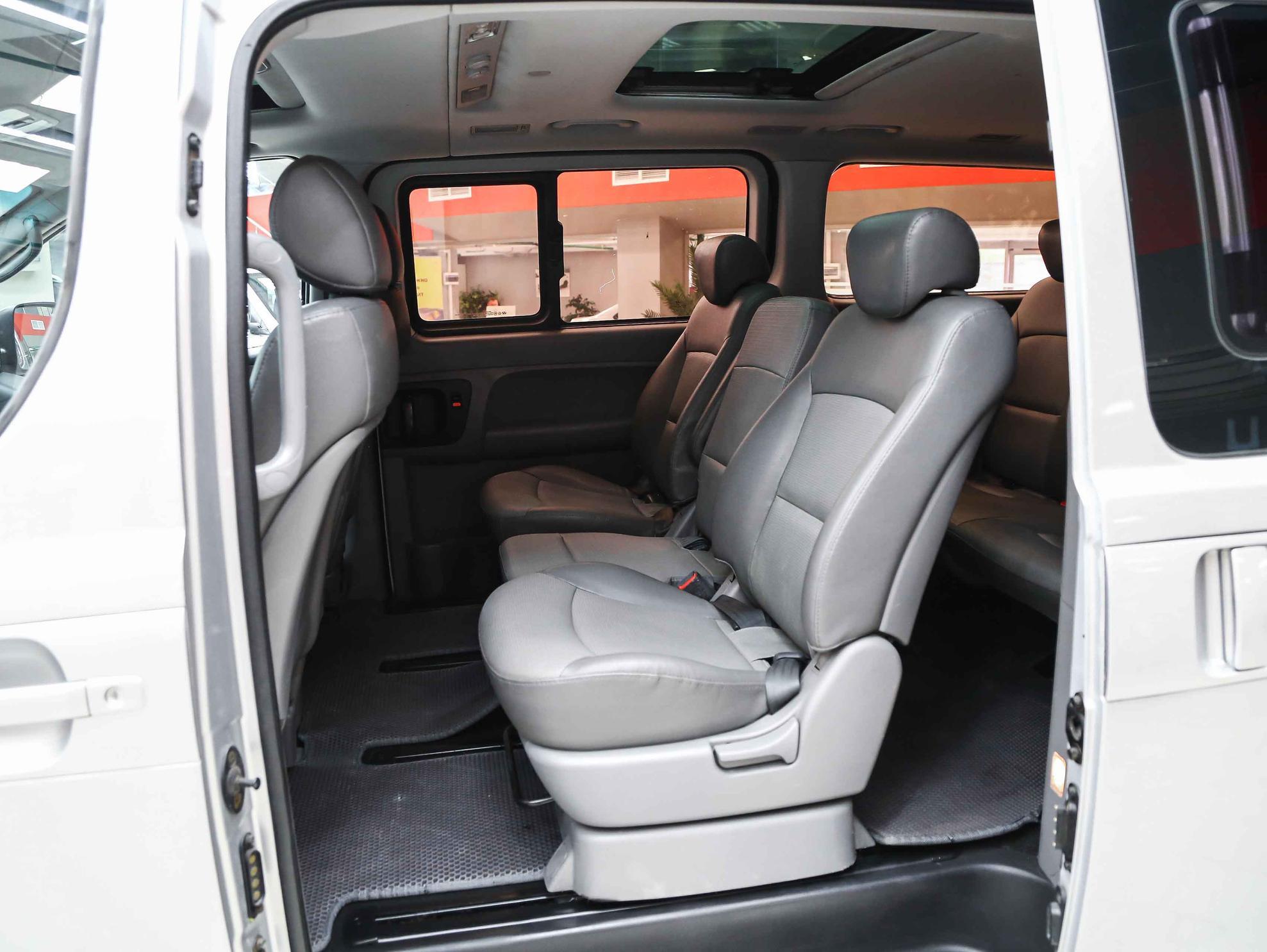 Hyundai Grand Starex 2009, серый, ДЦ Орехово