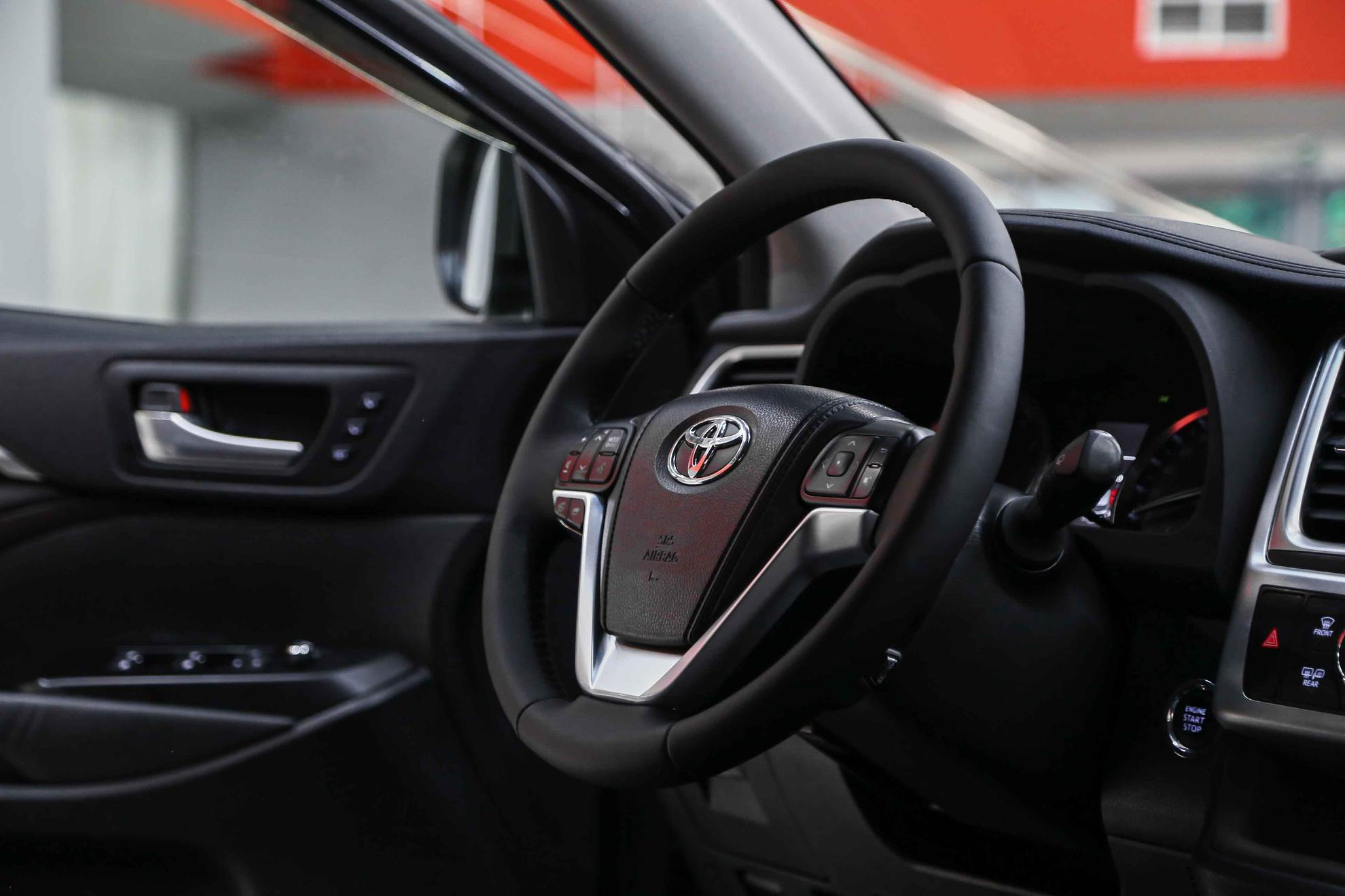Toyota Highlander 2014, черный, ДЦ Орехово